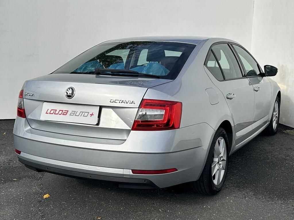 Škoda Octavia, Ambition 1.6 TDI 85 kW - fotka 2