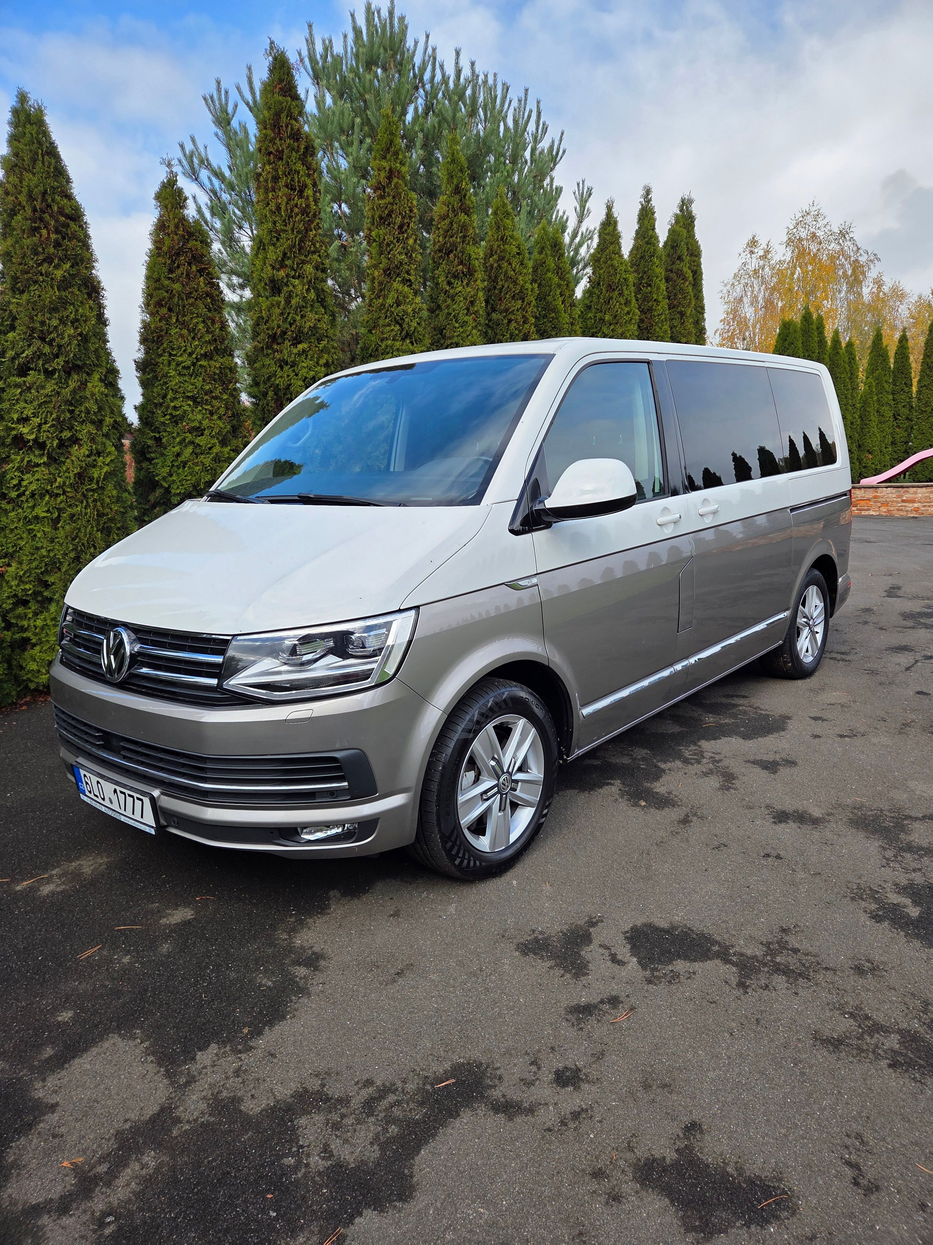 Volkswagen Multivan - fotka 2