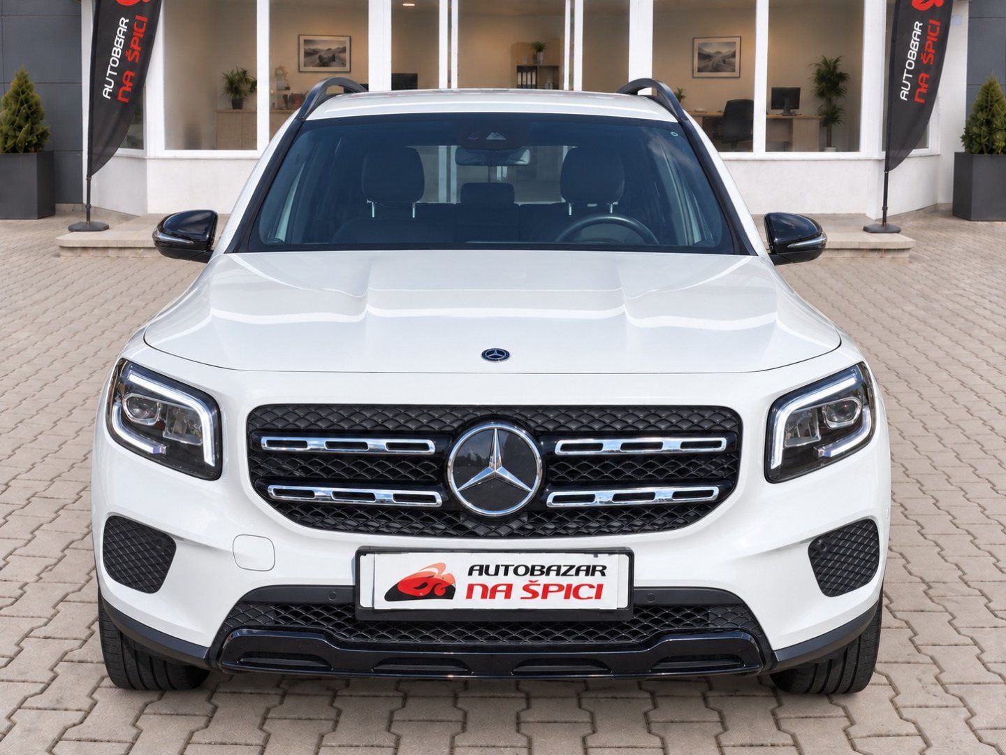 Mercedes-Benz GLB, GLB 200 120kW AUT -TAŽ.Z.-DPH - fotka 3