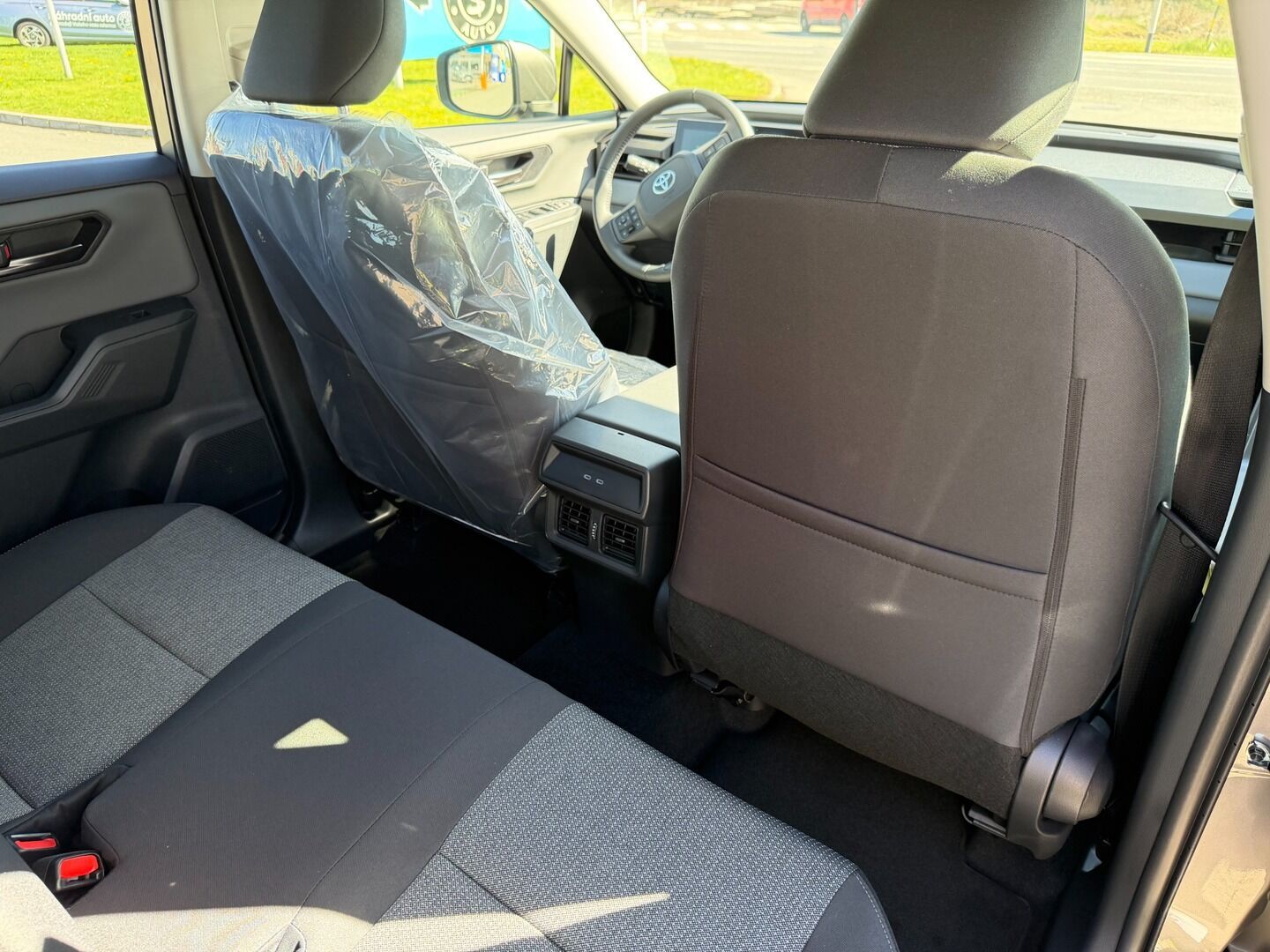 Toyota Rav4, 2.5 Hybrid Comfort 4x2 - fotka 6