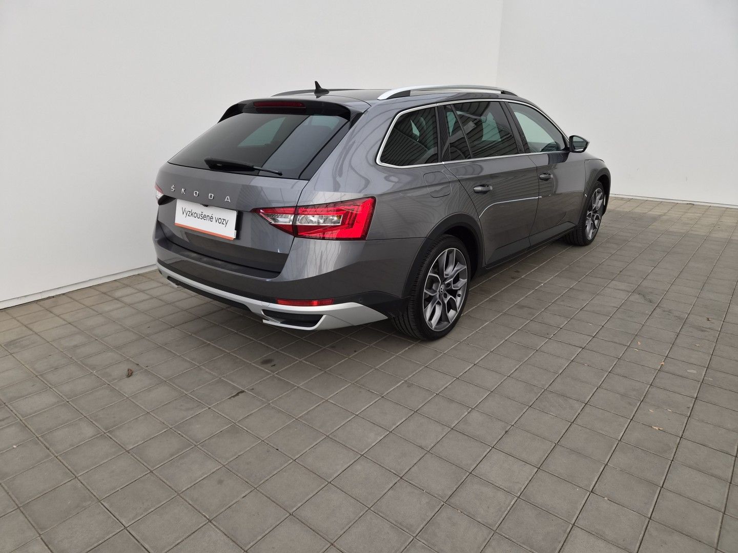 Škoda Superb, 2.0TDI 147kW 4x4  Scout - fotka 2