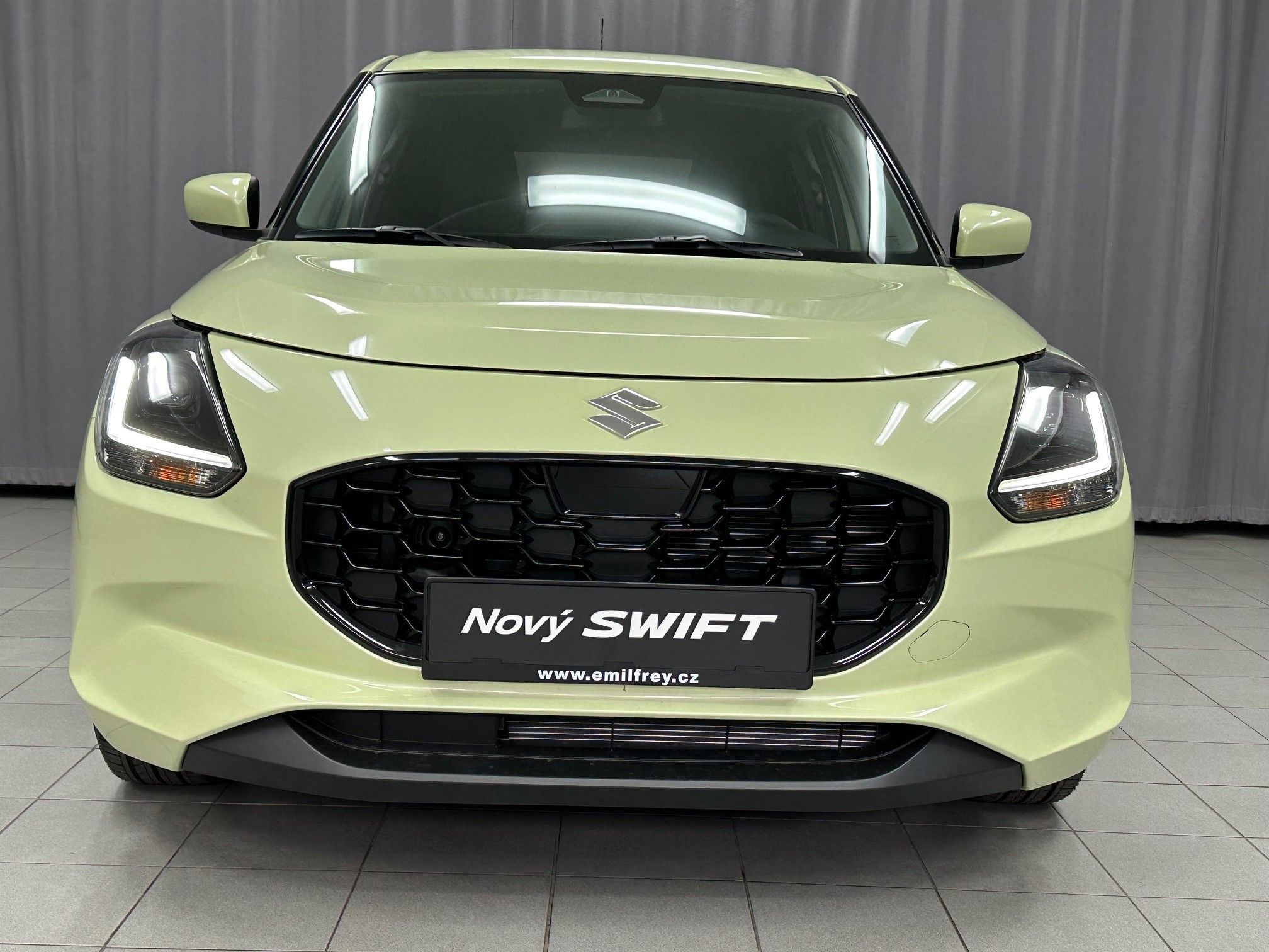 Suzuki Swift, 1,2 Premium 4x4 Vůz skladem! - fotka 2