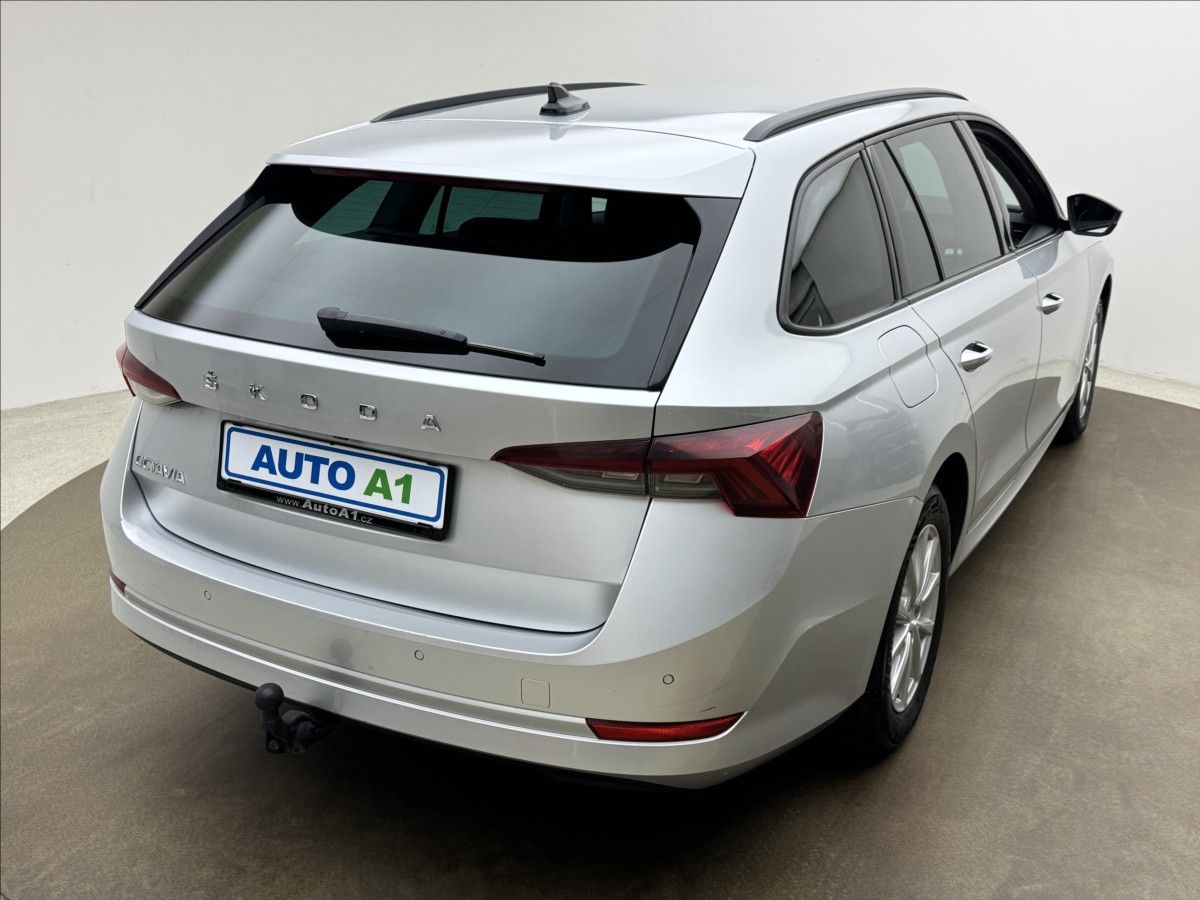 Škoda Octavia, 2,0 DSG SPORT VELKÝ SERVIS TZ - fotka 4