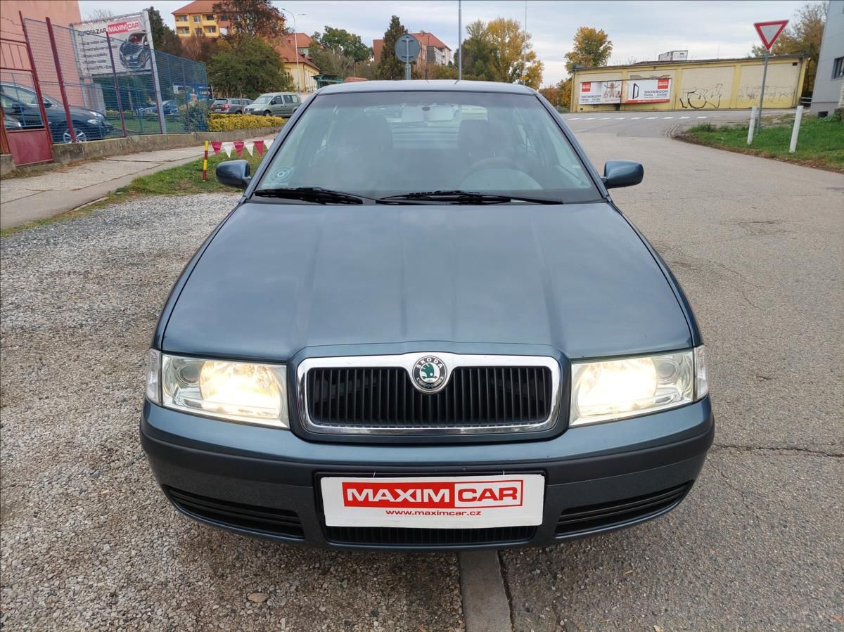 Škoda Octavia, 1,9 TDi Elegance - fotka 2