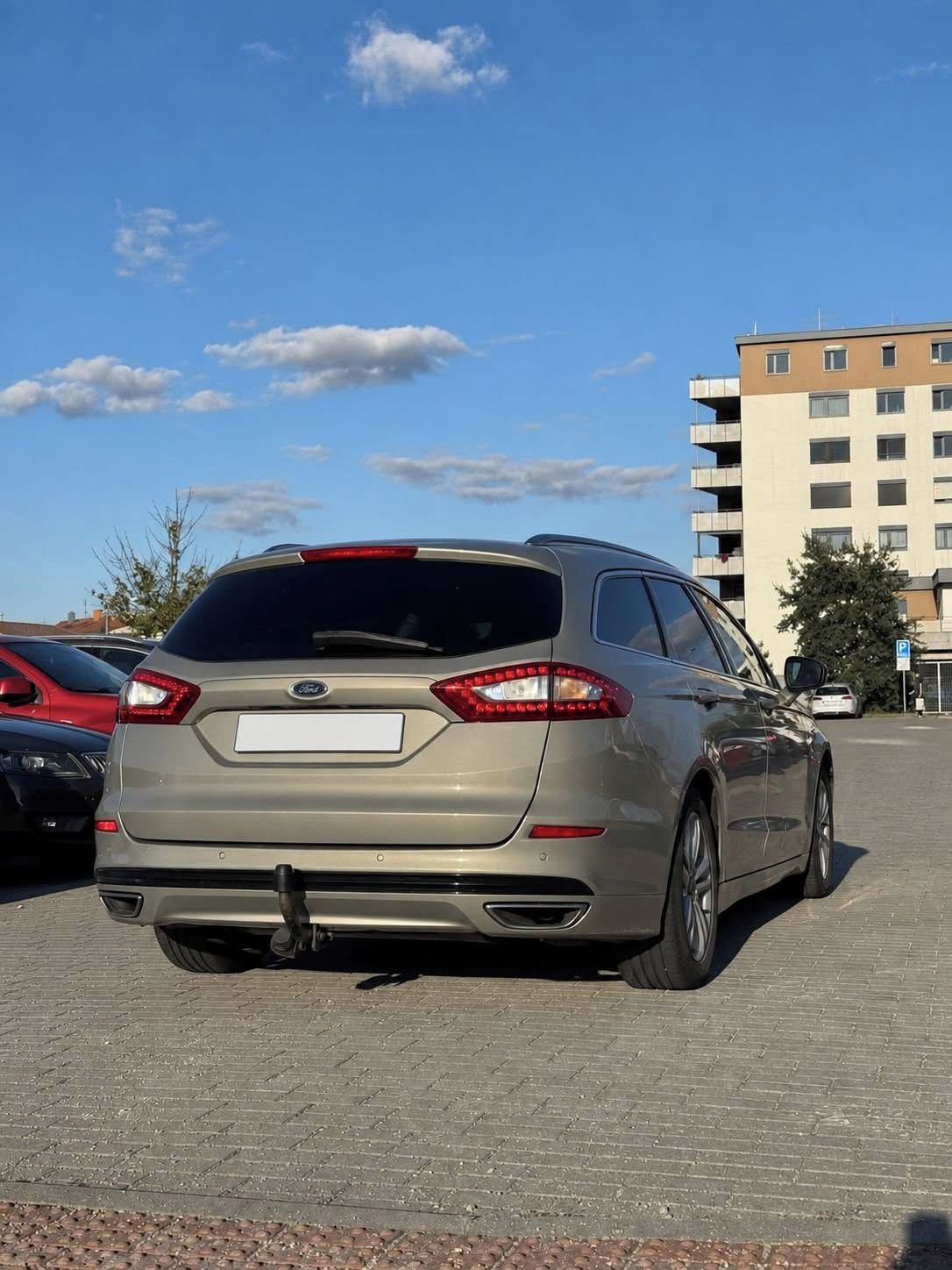 Ford Mondeo, 132 kW,ACC,LED,masáže,bufík - fotka 4