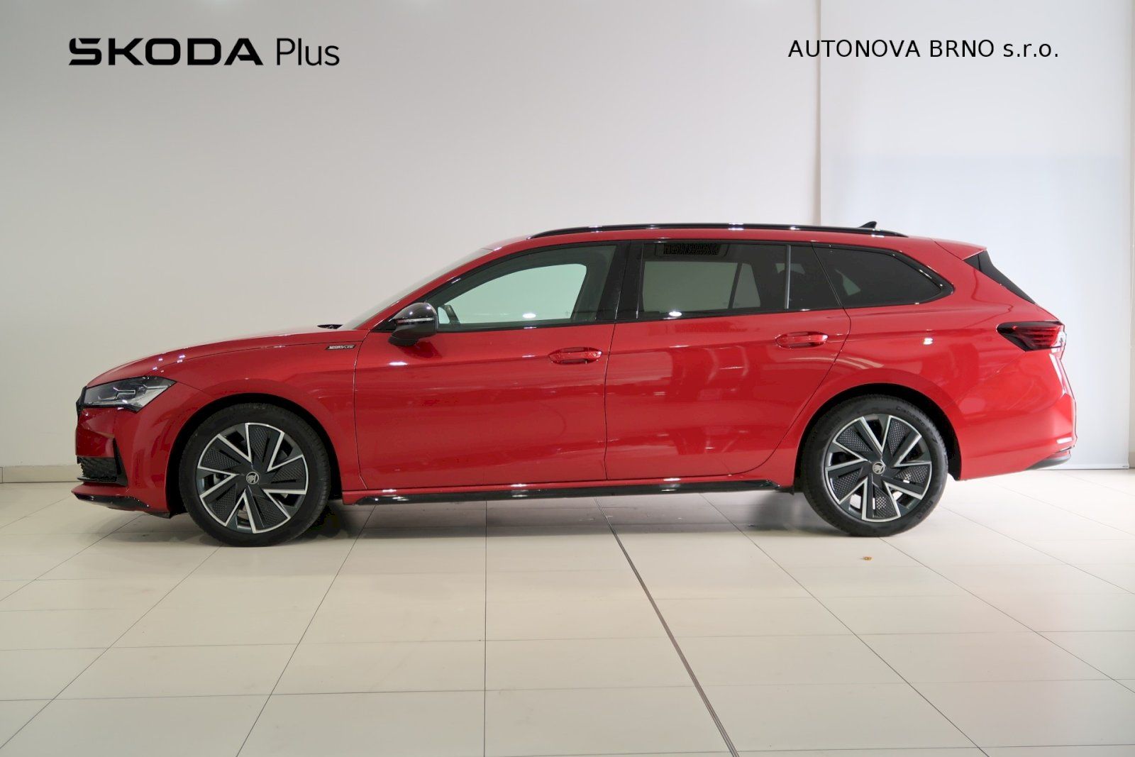 Škoda Superb, Combi 2.0 TDI 142kW Sportline - fotka 3
