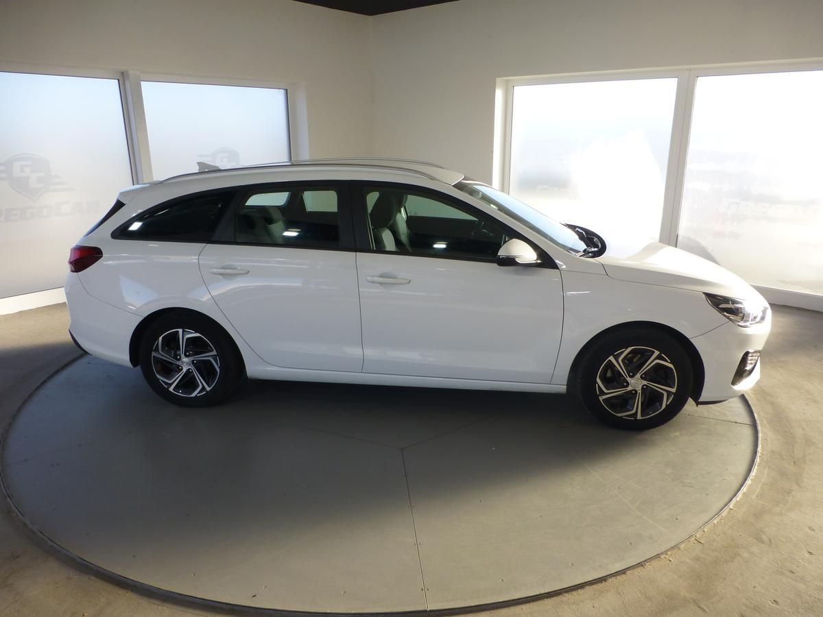 Hyundai i30, 1,6CRDI*ALU*AC**PARK.S**KAMERA - fotka 5