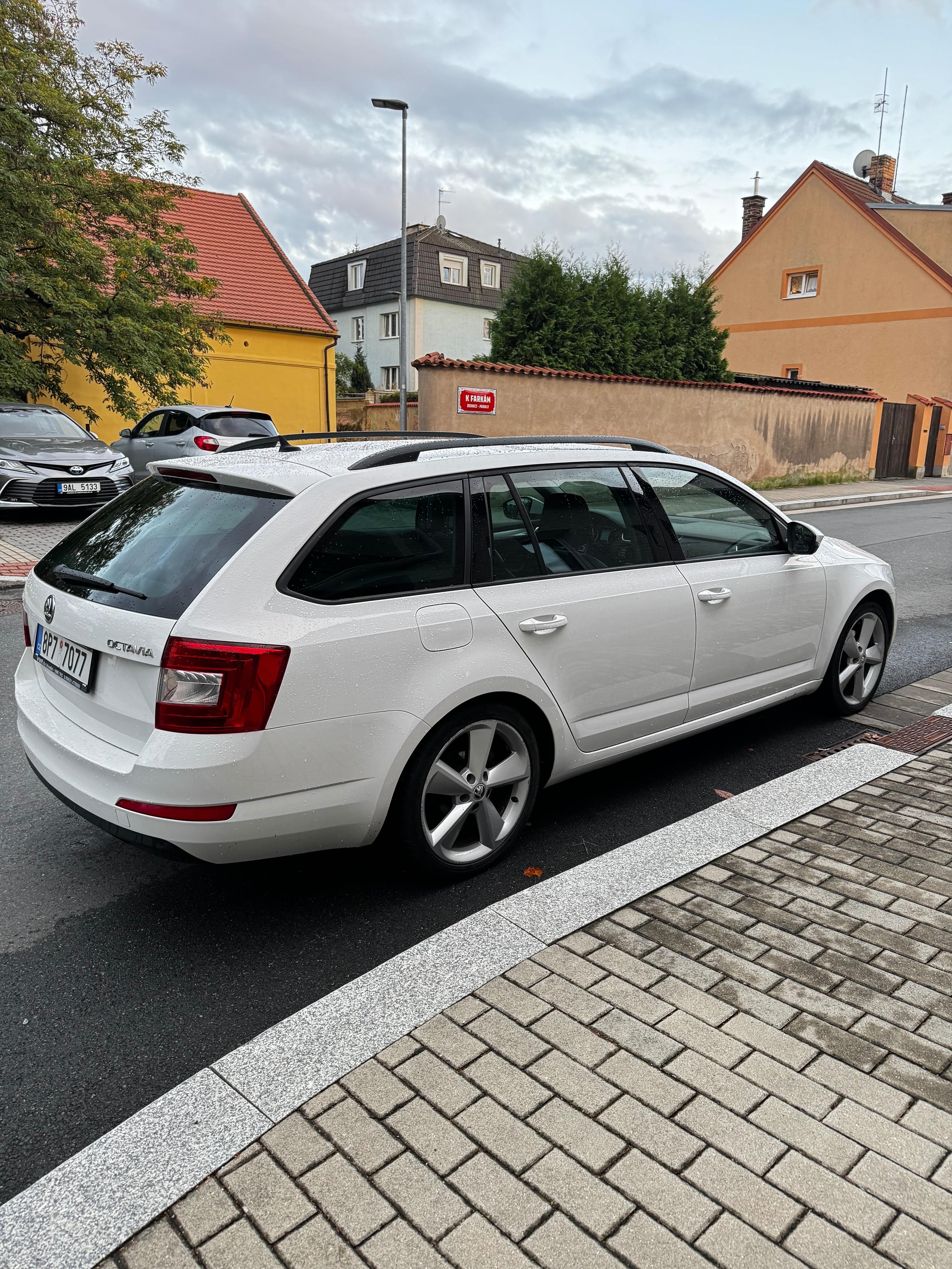 Škoda Octavia, Škoda Octavia 3, 2.0 TDI, DSG - fotka 2