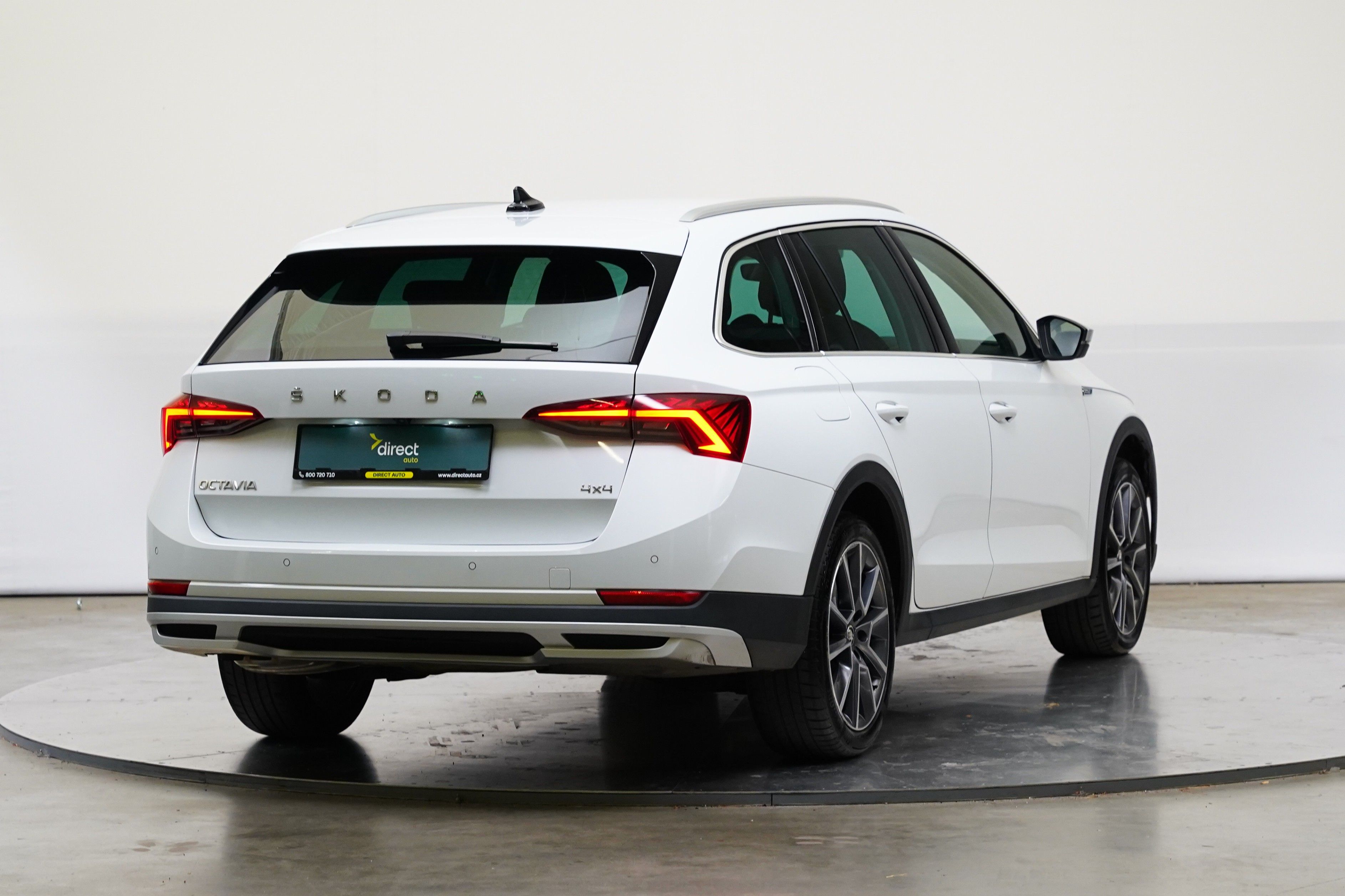 Škoda Octavia, 2.0 TDI 110 kW DSG 4x4 Scout - fotka 2