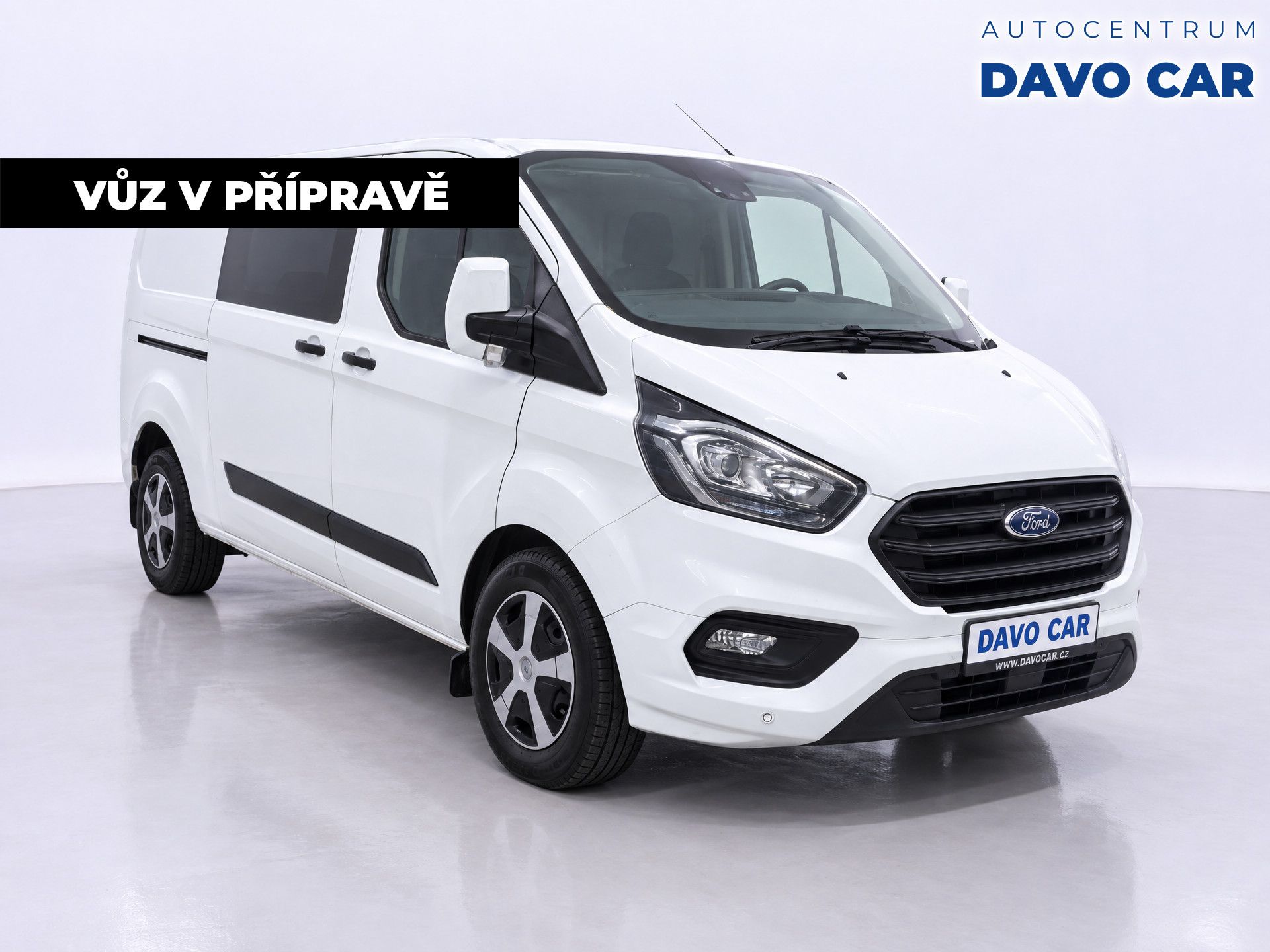 Ford Tourneo Custom, 2,0 EcoBlue 96kW L2 6míst CZ - fotka 4