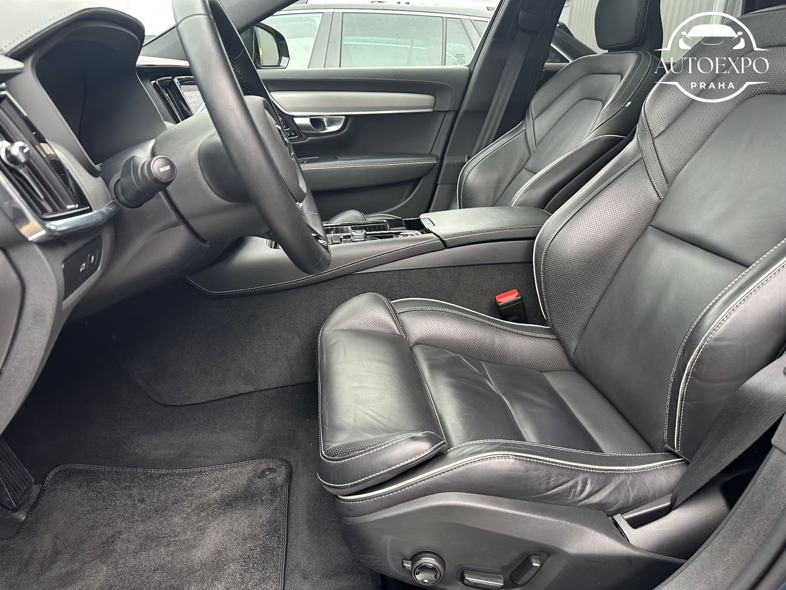 Volvo V90, T6 Recharge*AWD*Plus Dark - fotka 3