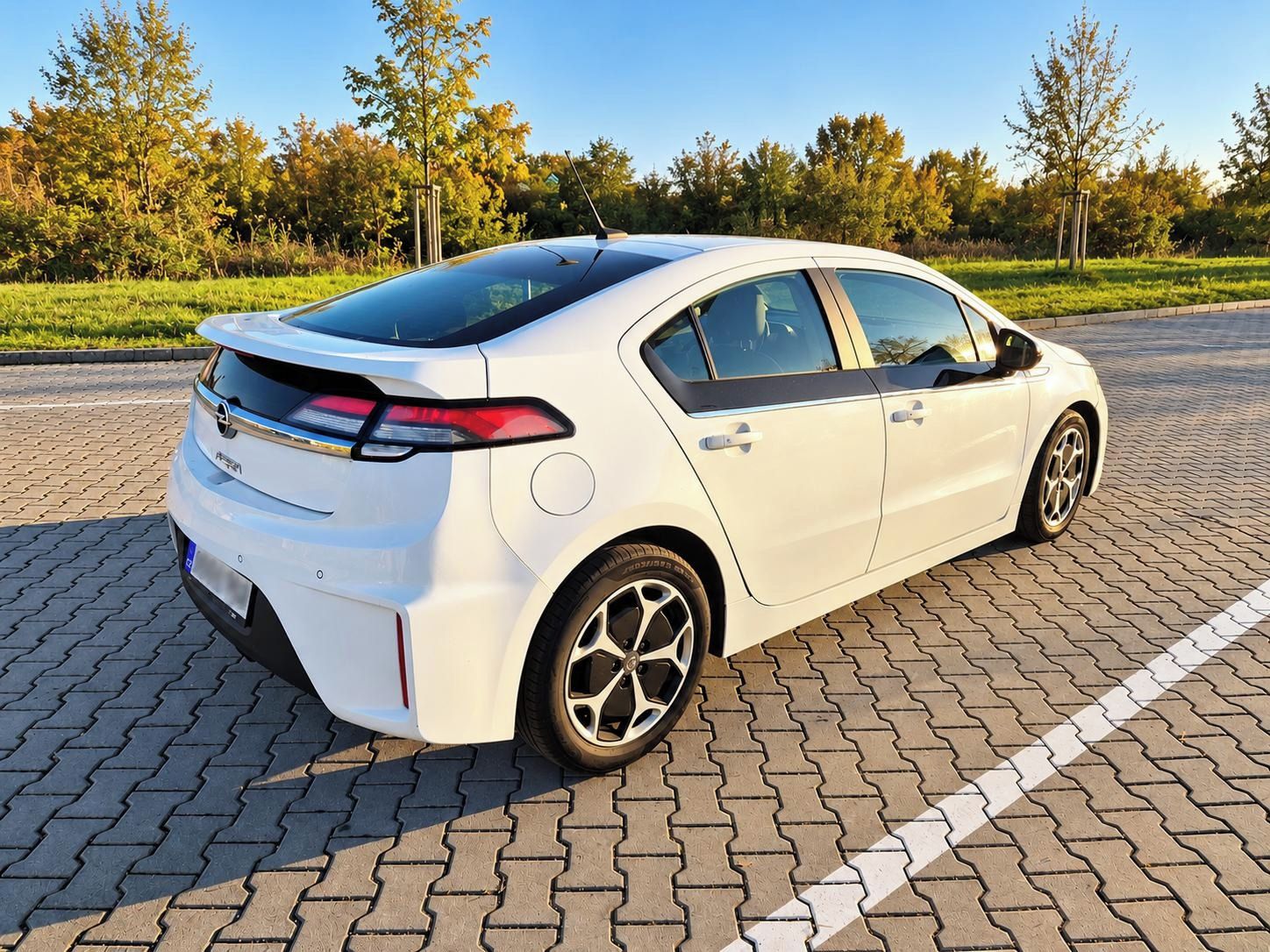 Opel Ampera, 1.4 PHEV Plug-In Hybrid - fotka 3