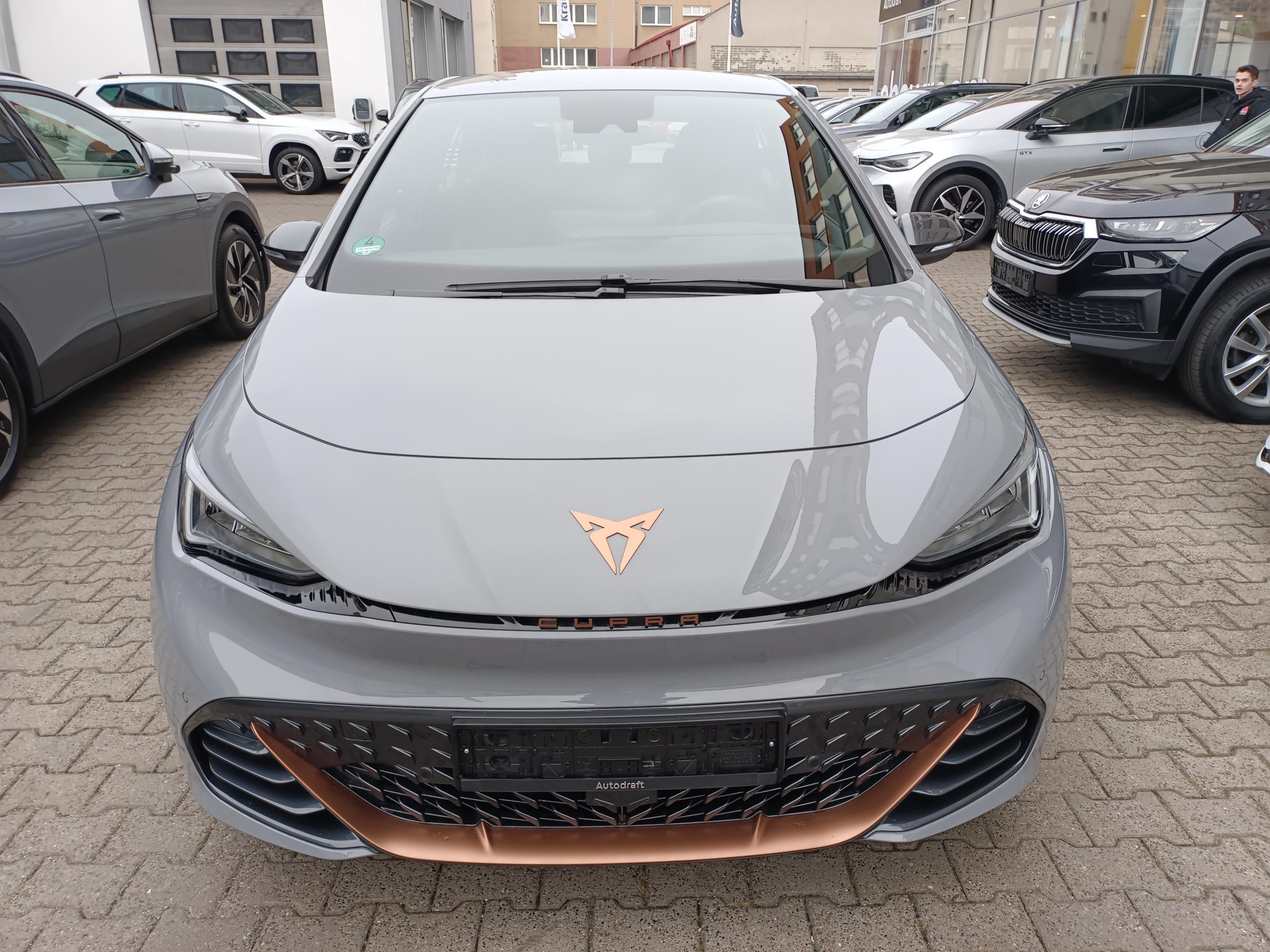 Cupra Born, e-Boost 170kW / Certifikát - fotka 2