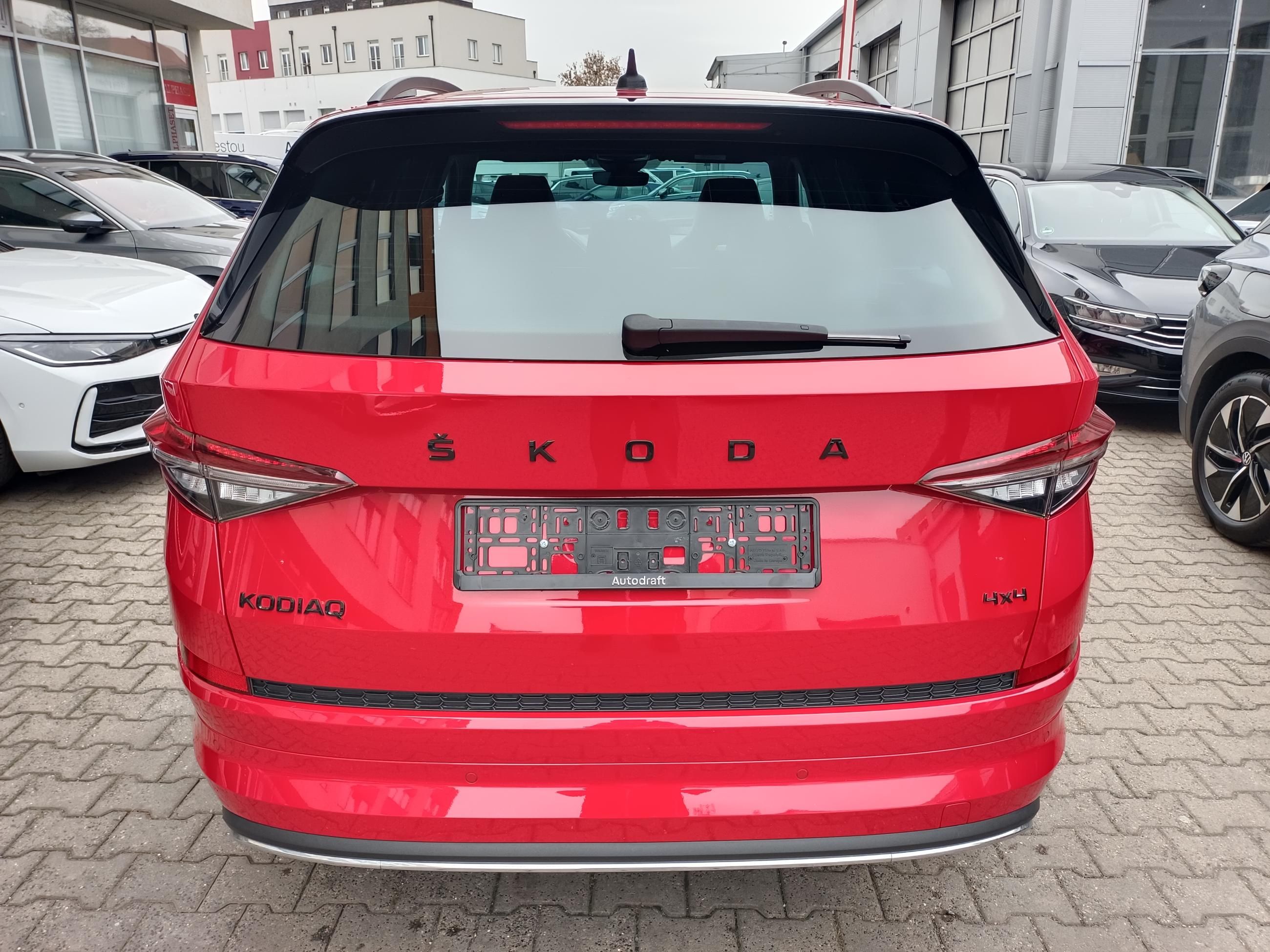 Škoda Kodiaq, TDI DSG 4x4 Sportline 7-Míst - fotka 5