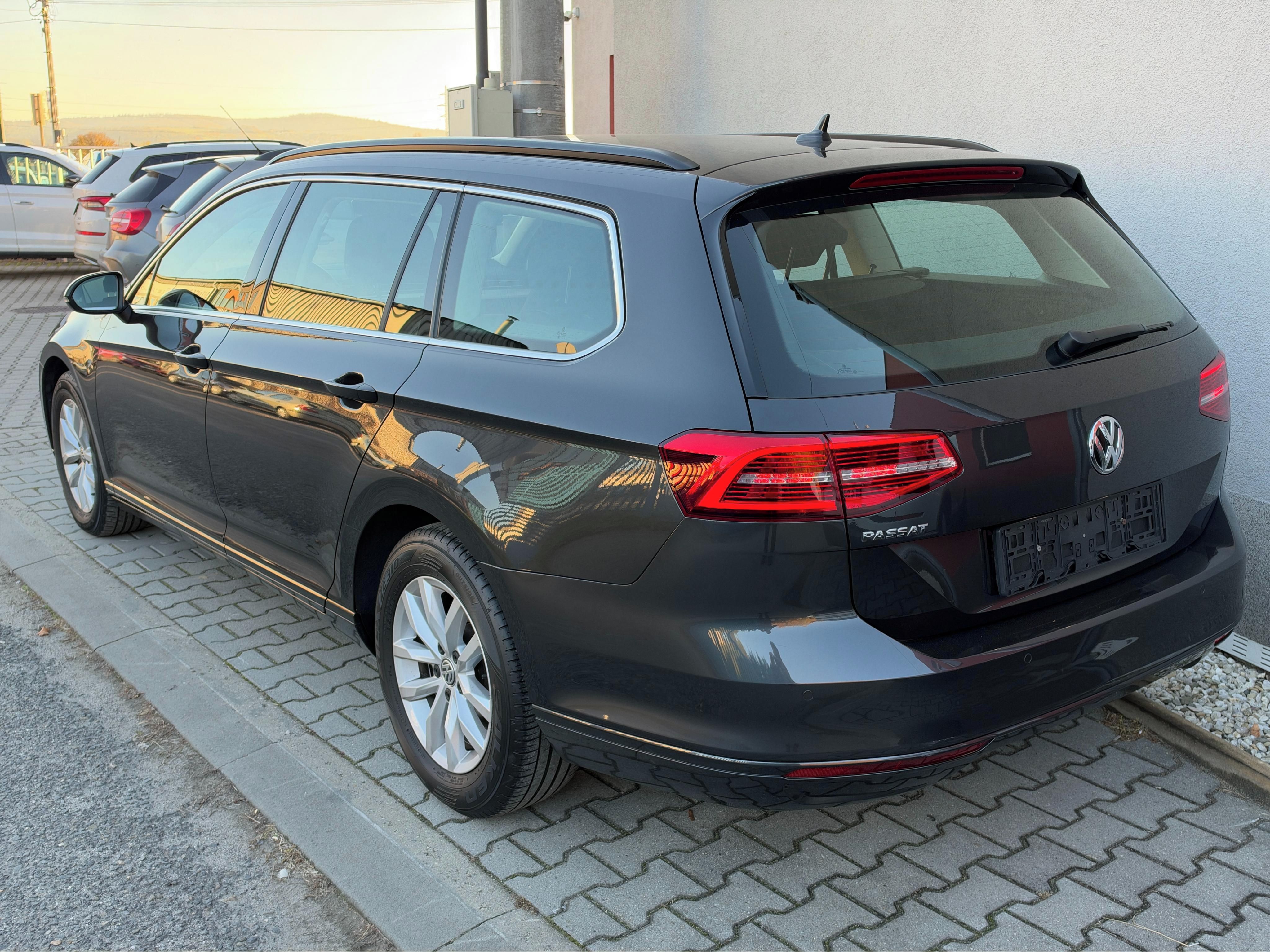 Volkswagen Passat, 2.0 TDI DSG LED Tažné - fotka 3