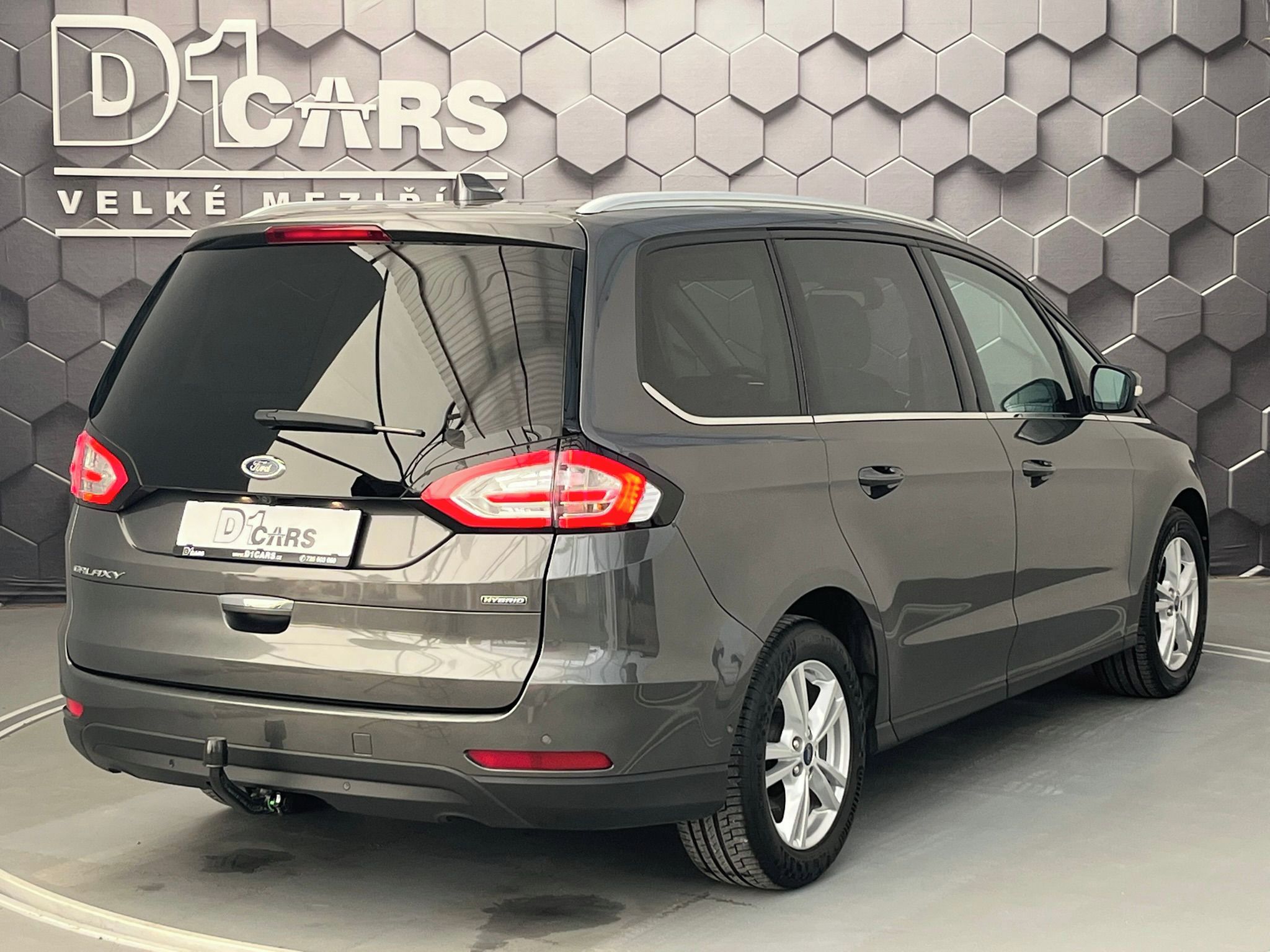 Ford Galaxy, 2.5 HEV Titanium 7míst - fotka 4