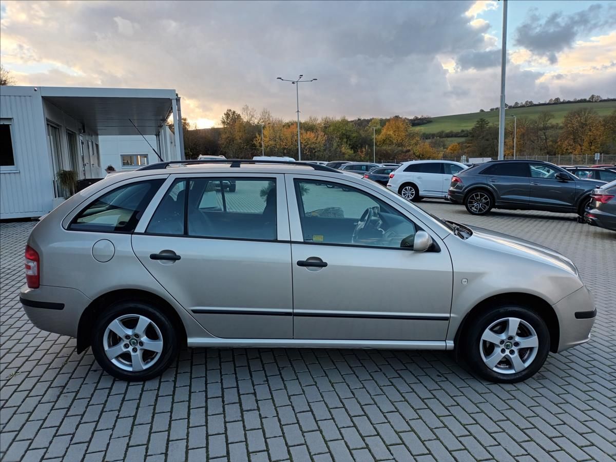 Škoda Fabia, 1,4 16V,55KW,ČR,KLIMA,TEMPOMAT - fotka 4