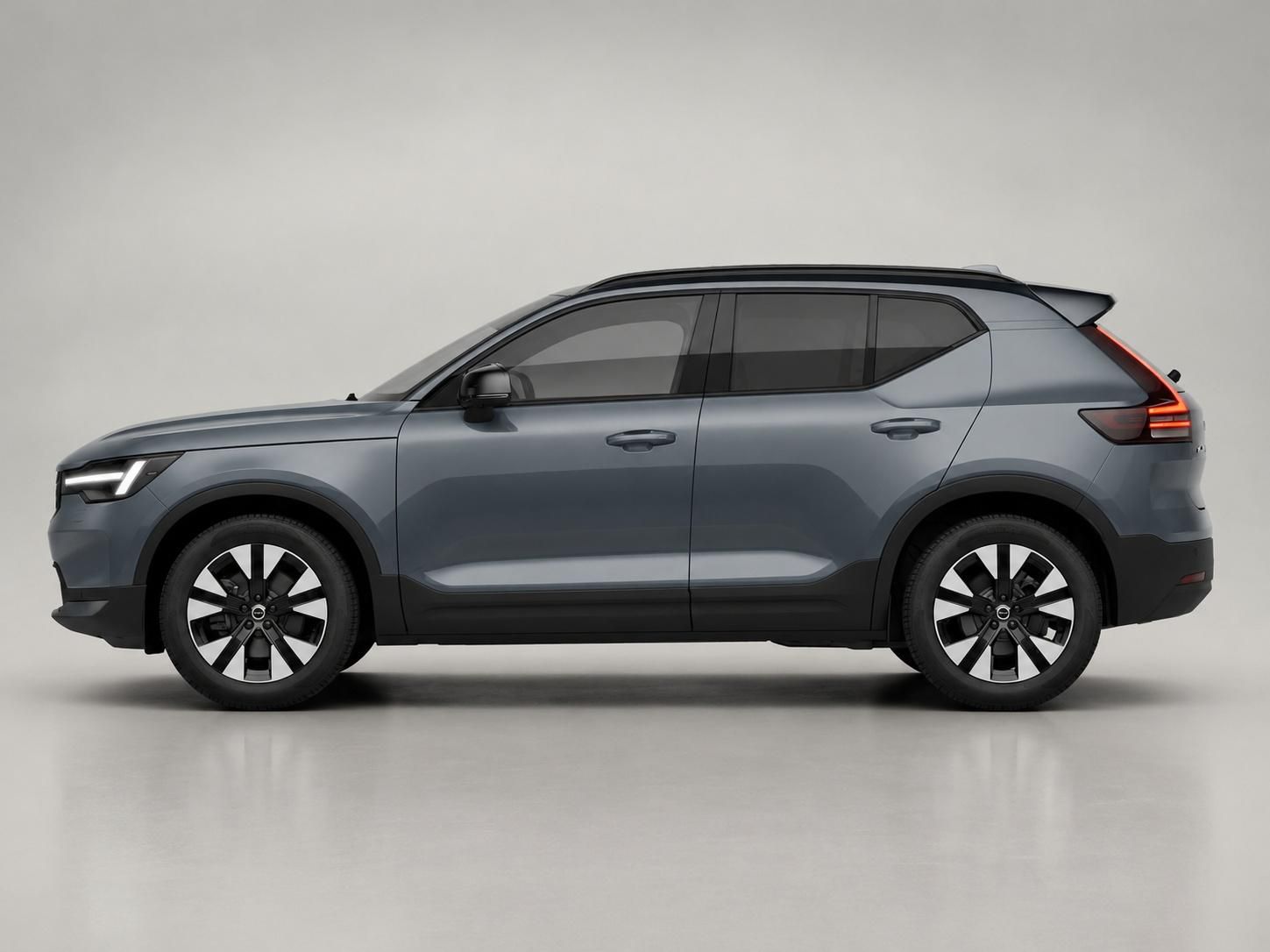 Volvo XC40, B3 PLUS DARK - fotka 3