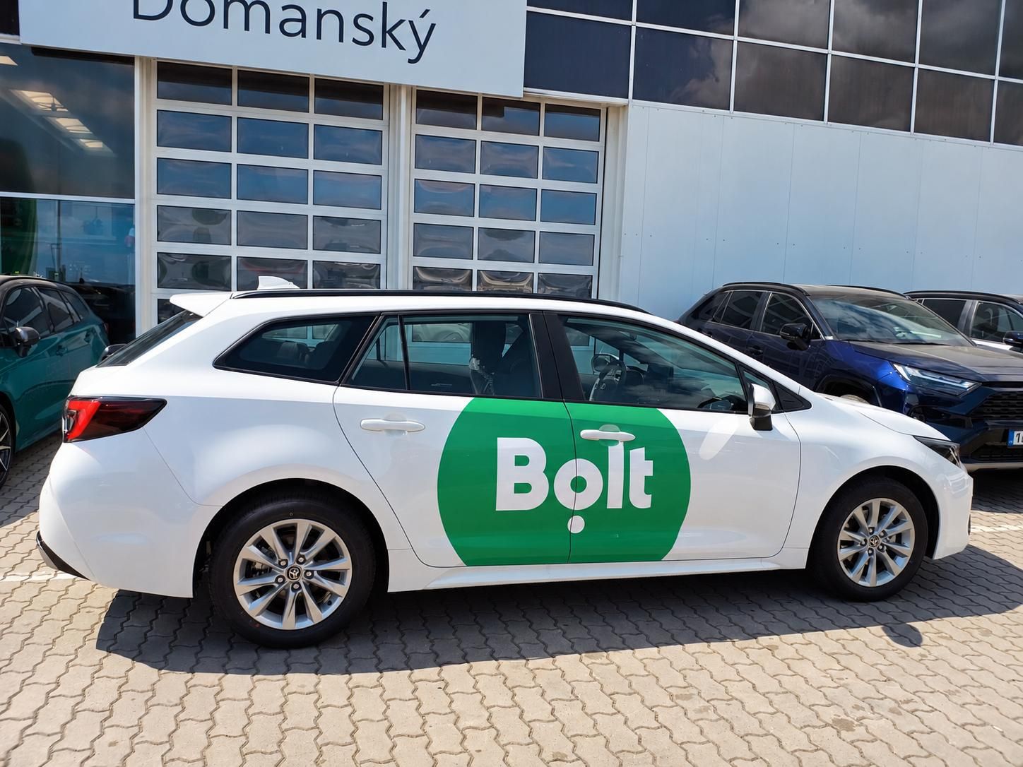Toyota Corolla, TS 1.8 FHEV COMFORT TECH BOLT - fotka 3
