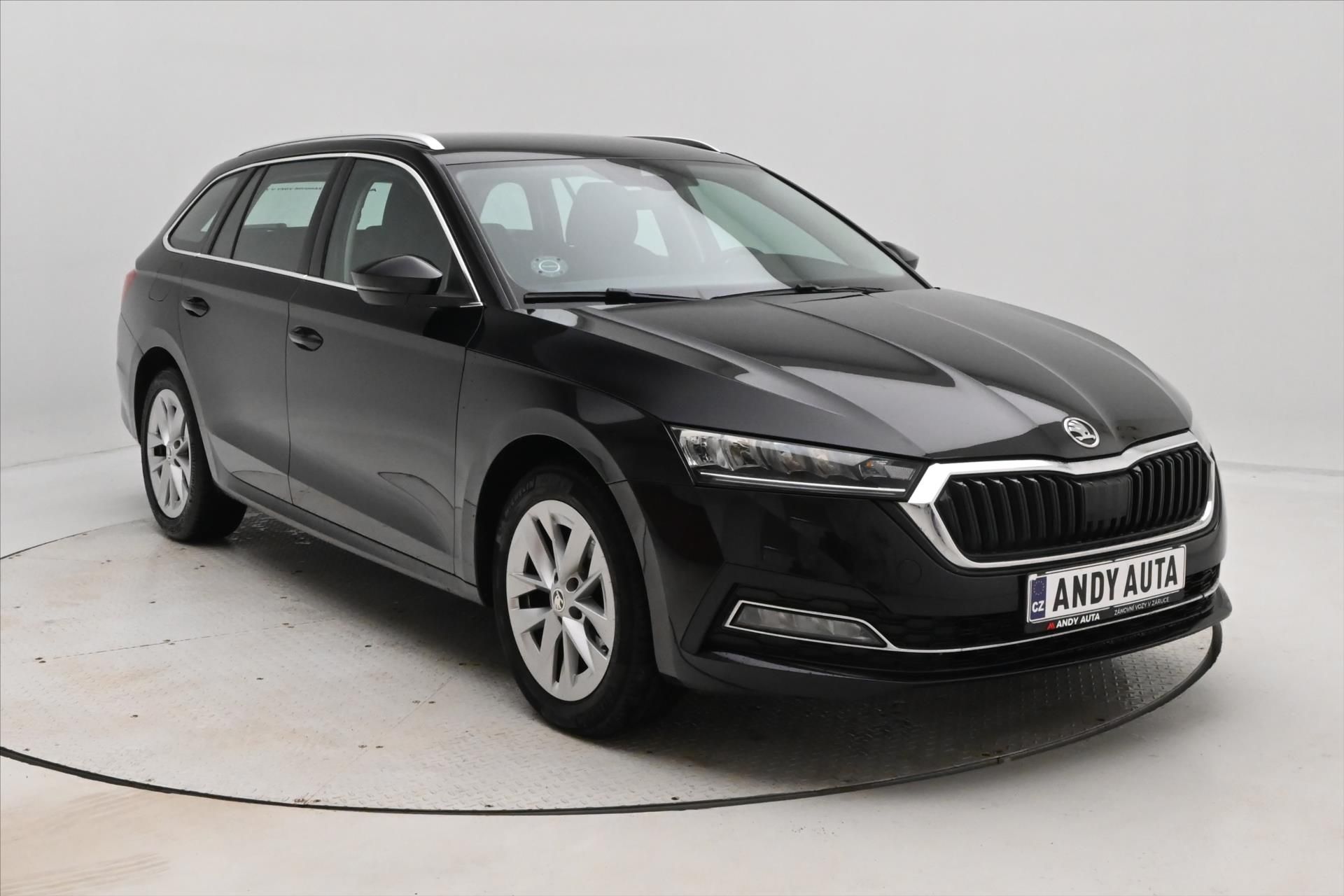 Škoda Octavia, 2,0 TDI 110kW DSG Style Záruka - fotka 3