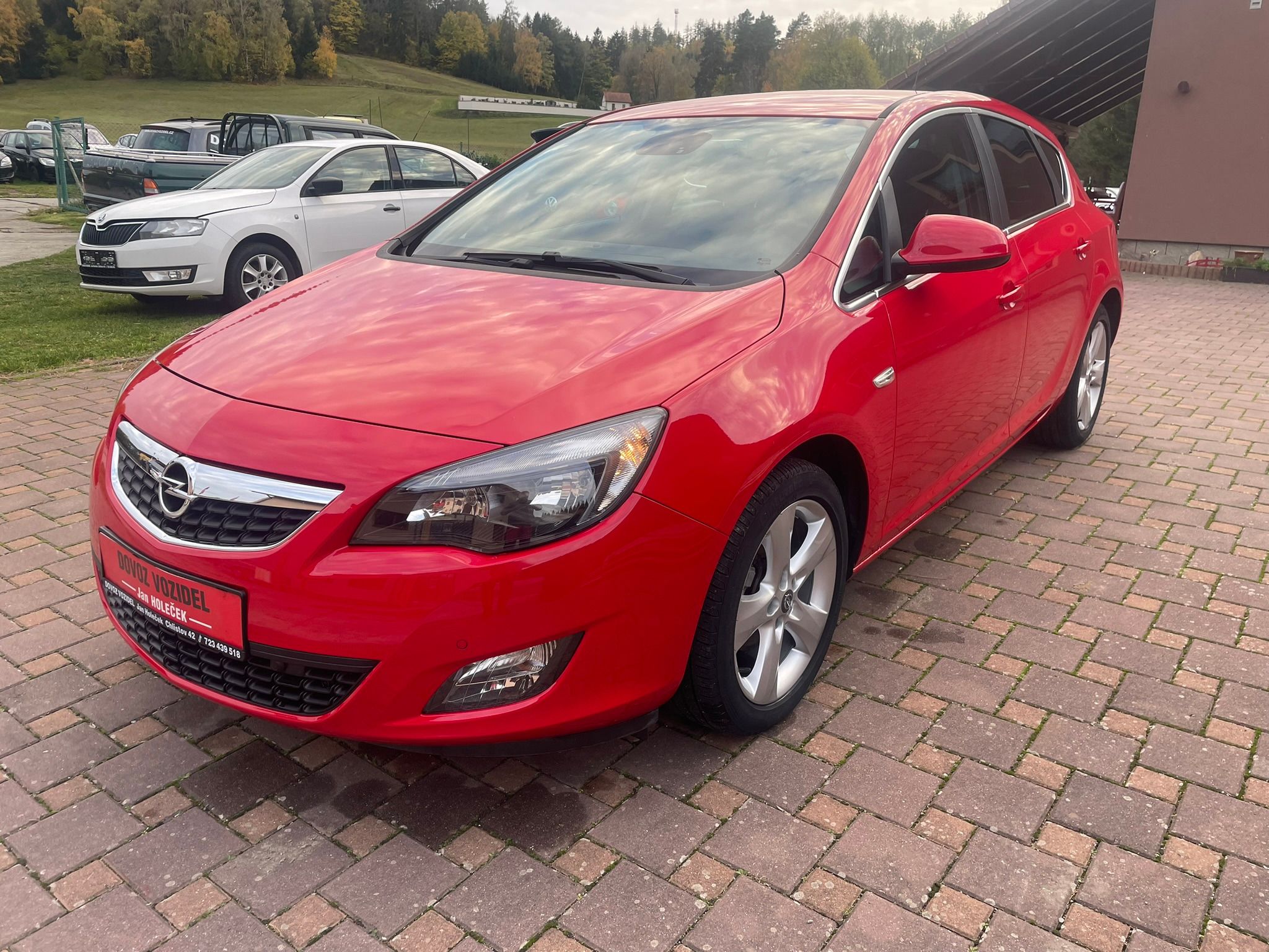 Opel Astra, R.V.2011, SERVISKA, 1.4 BENZIN - fotka 2