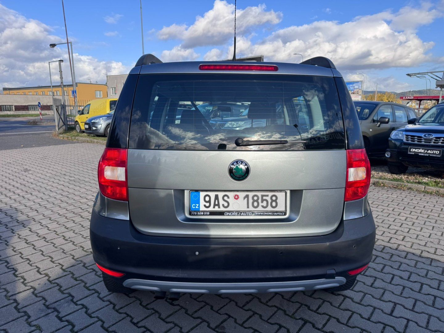 Škoda Yeti, DSG 4X4 2,0TDI 103KW TAŽNÉ DPH - fotka 4
