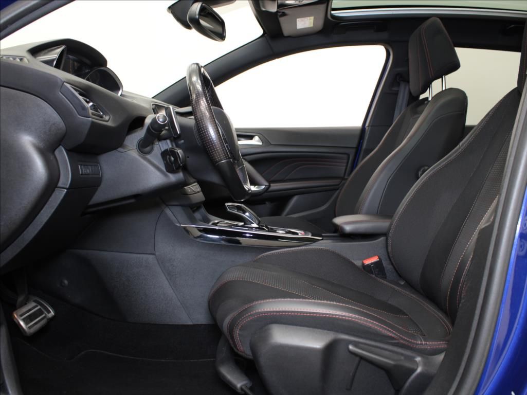 Peugeot 308, 1,2 PT 96kW AT GT-line Pano. - fotka 6