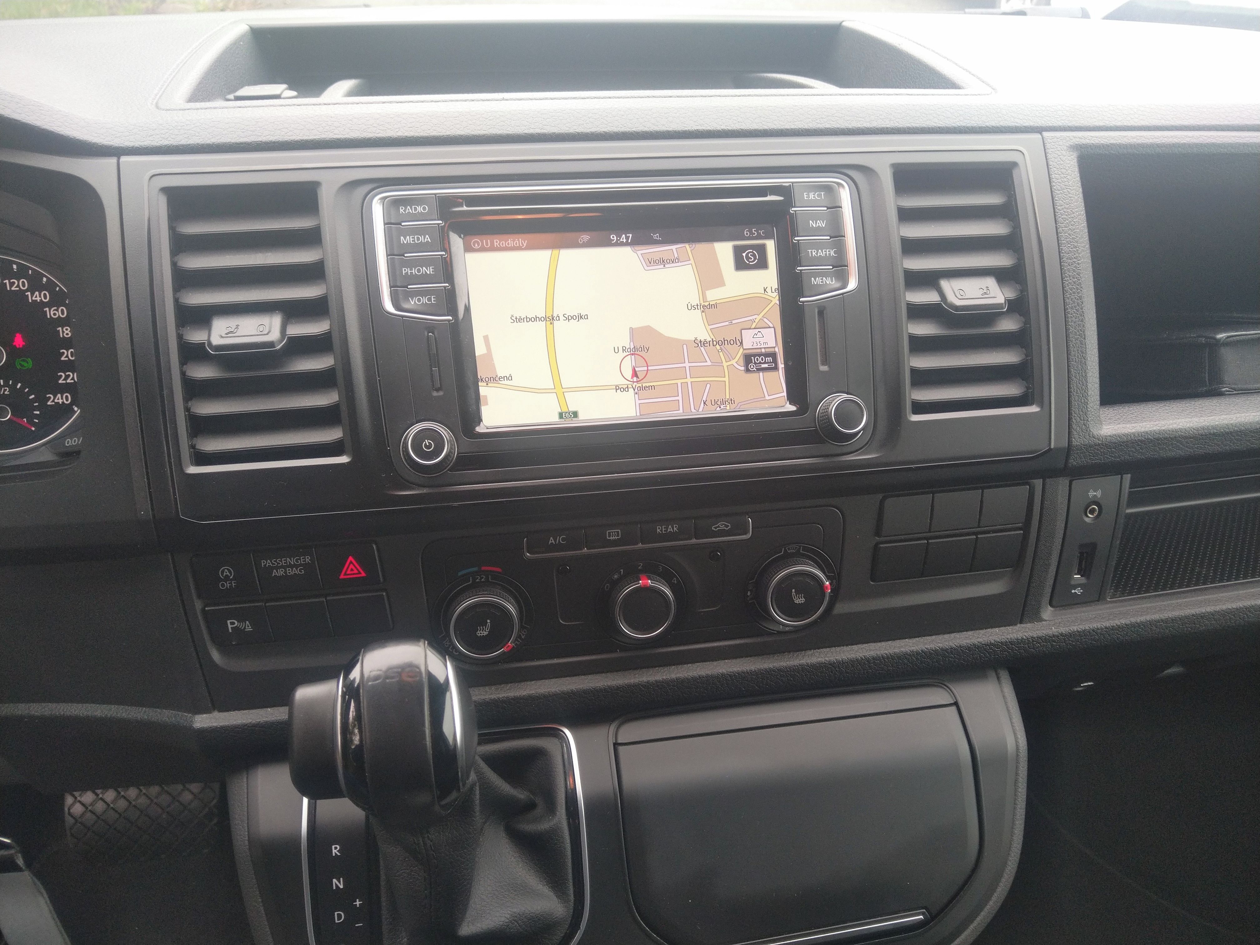 Volkswagen Multivan, 2,0 110 KW - fotka 6