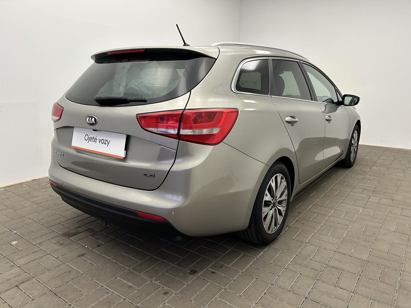 Kia Cee´d, 1.6CRDI 100kW EXCLUSIVE - fotka 2