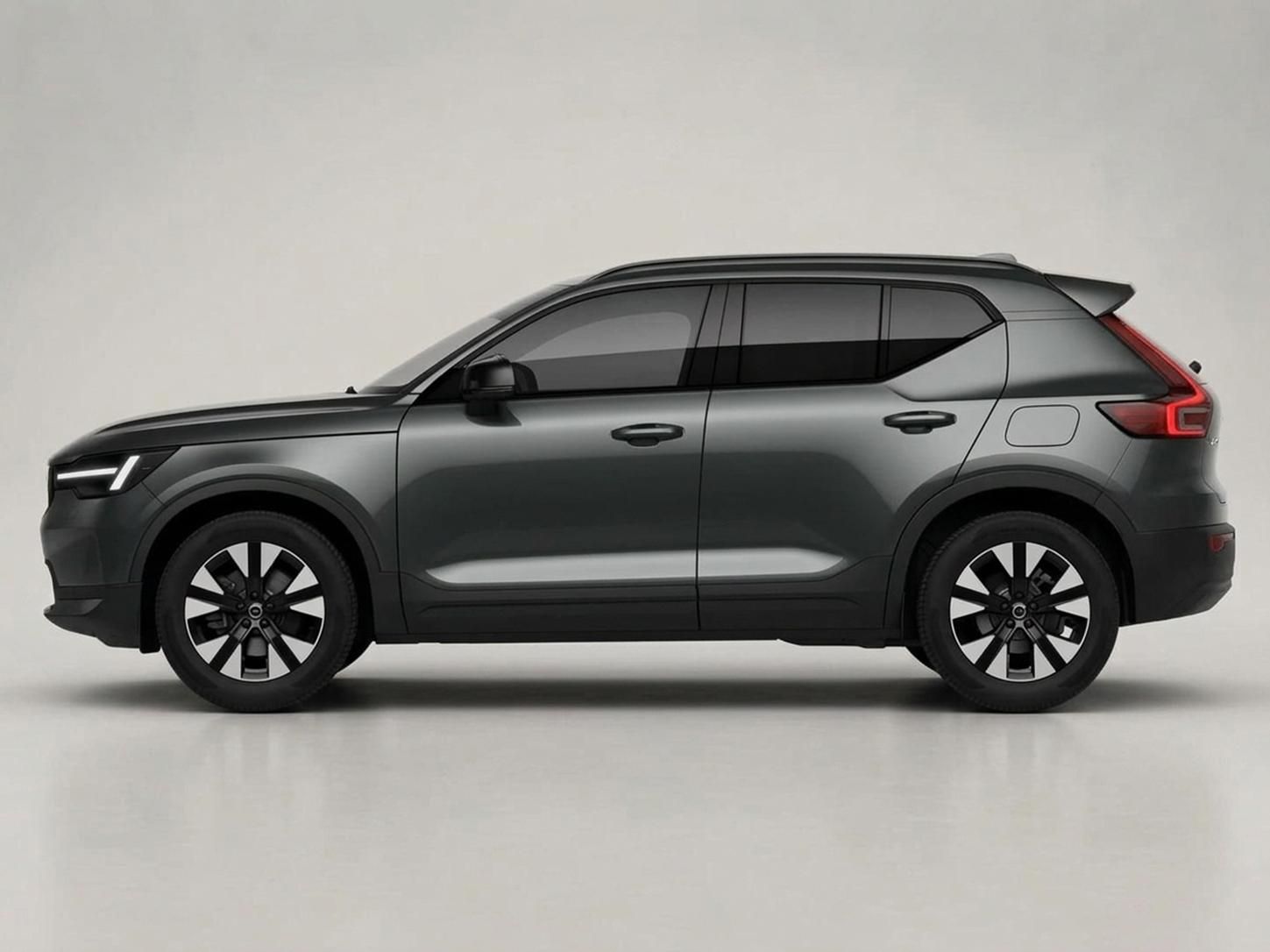 Volvo XC40, B3 PLUS DARK - fotka 4