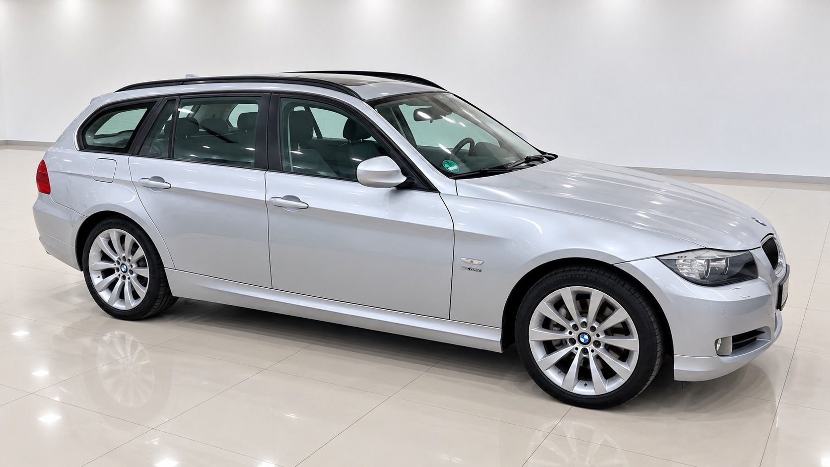 BMW Řada 3, 3.0i| xDrive| Servis| Panorama - fotka 4