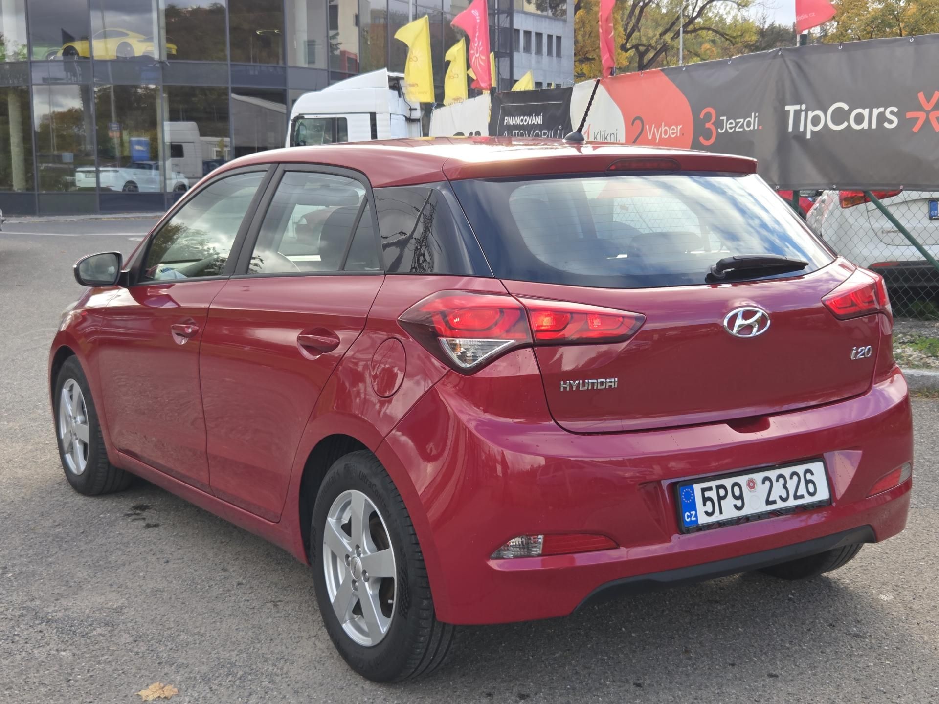 Hyundai i20, 1,2i  lze i na splátky všem! - fotka 6