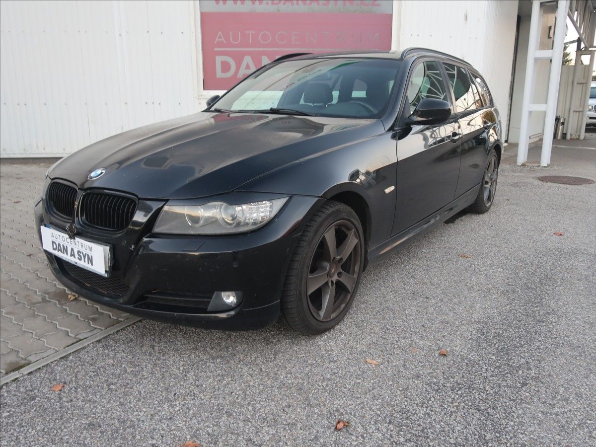 BMW Řada 3, 2,0 320d XDrive, xenony