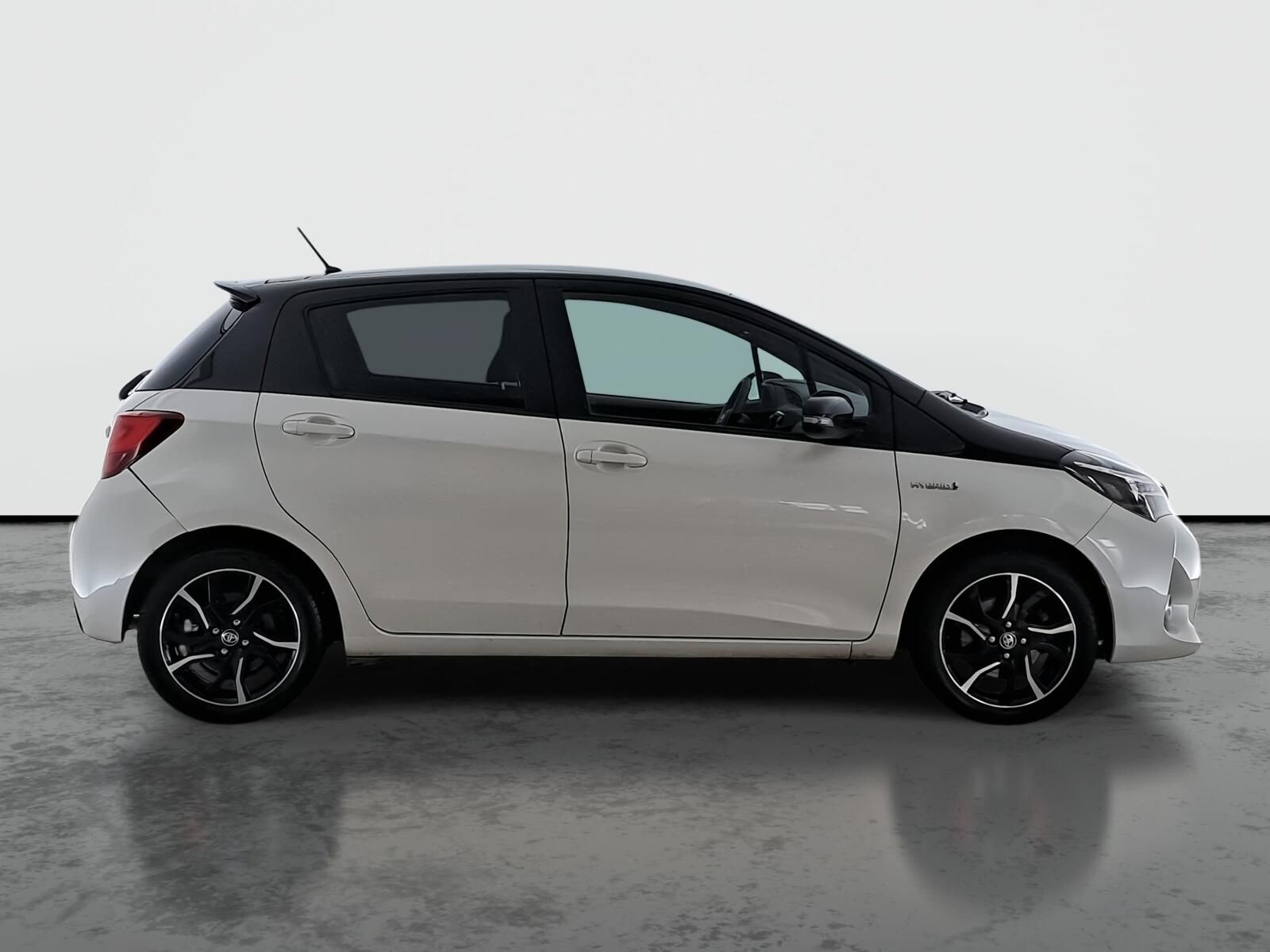 Toyota Yaris, 1.5 Hybrid, Automat, ČR,1.maj - fotka 6