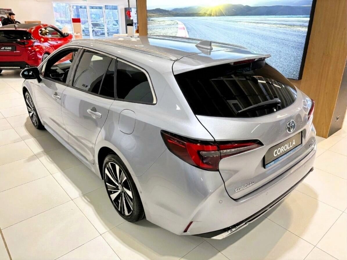 Toyota Corolla, 1,8 TS Style HEV - fotka 5
