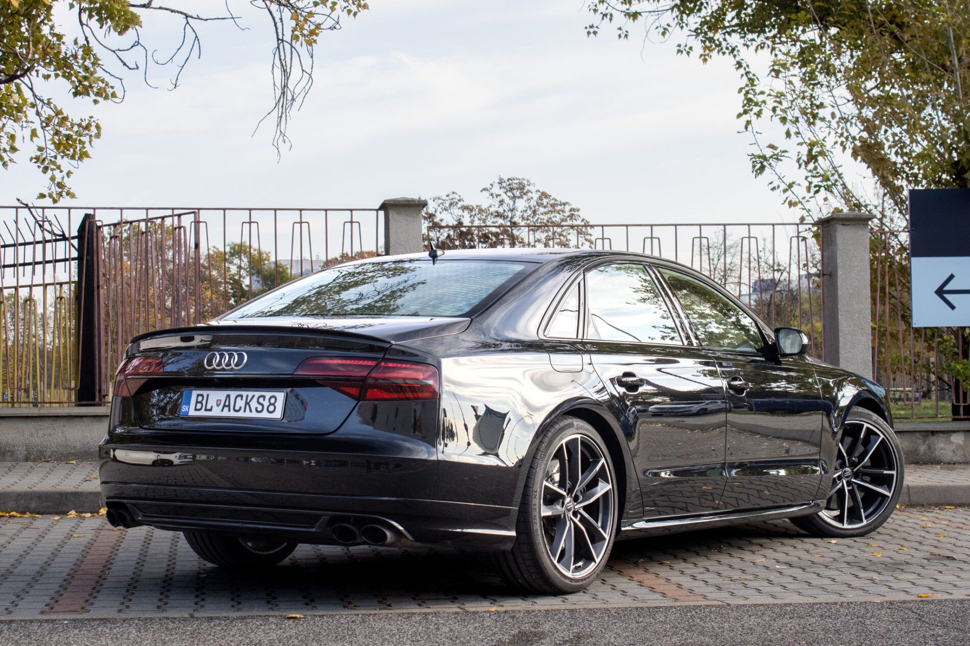 Audi S8 - fotka 6