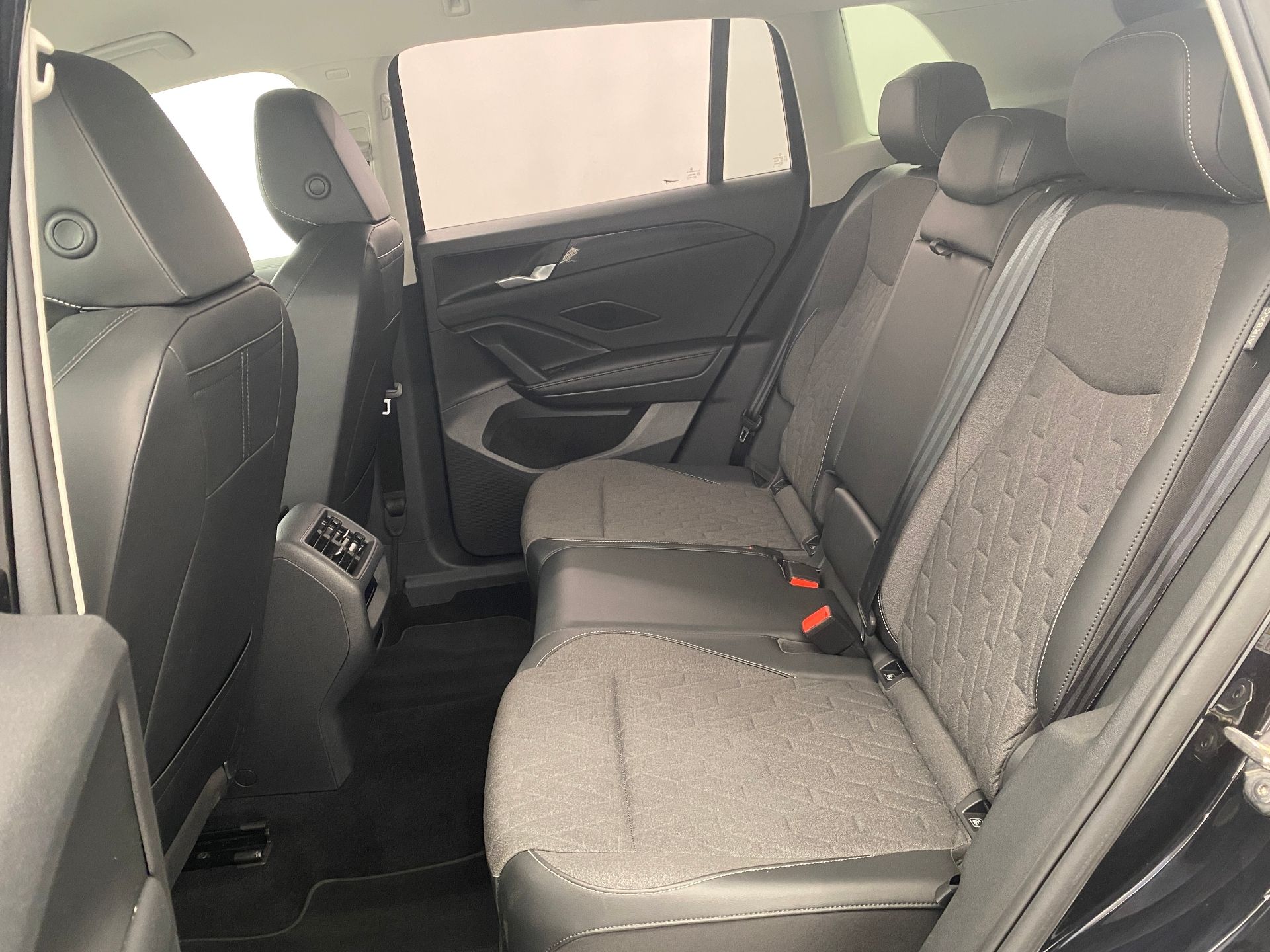 Volkswagen Tiguan, LIFE 1,5 ETSI 110 KW MHEV - fotka 6