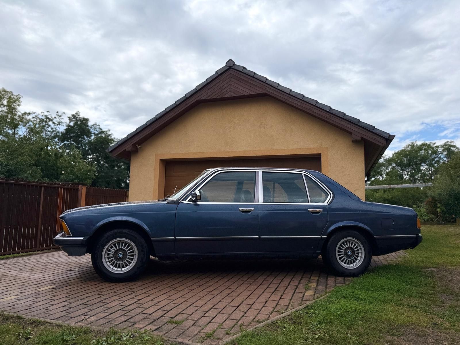 BMW Řada 7, BMW 732 i  e23 , 3,2l - fotka 6