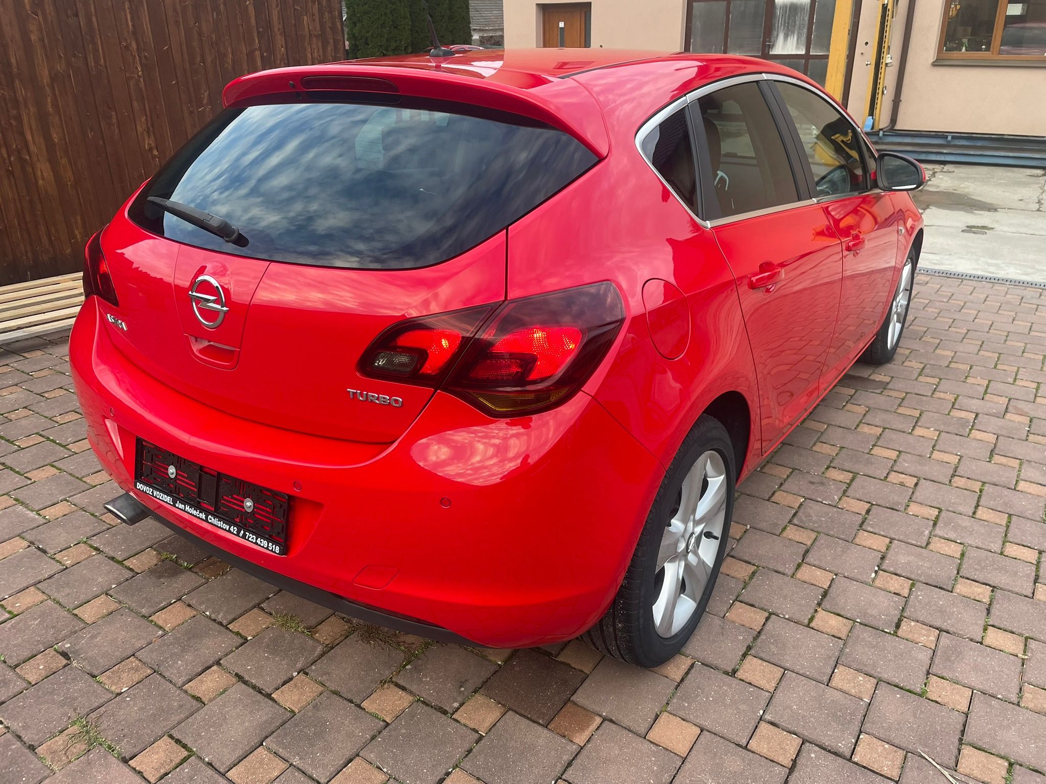 Opel Astra, R.V.2011, SERVISKA, 1.4 BENZIN - fotka 5