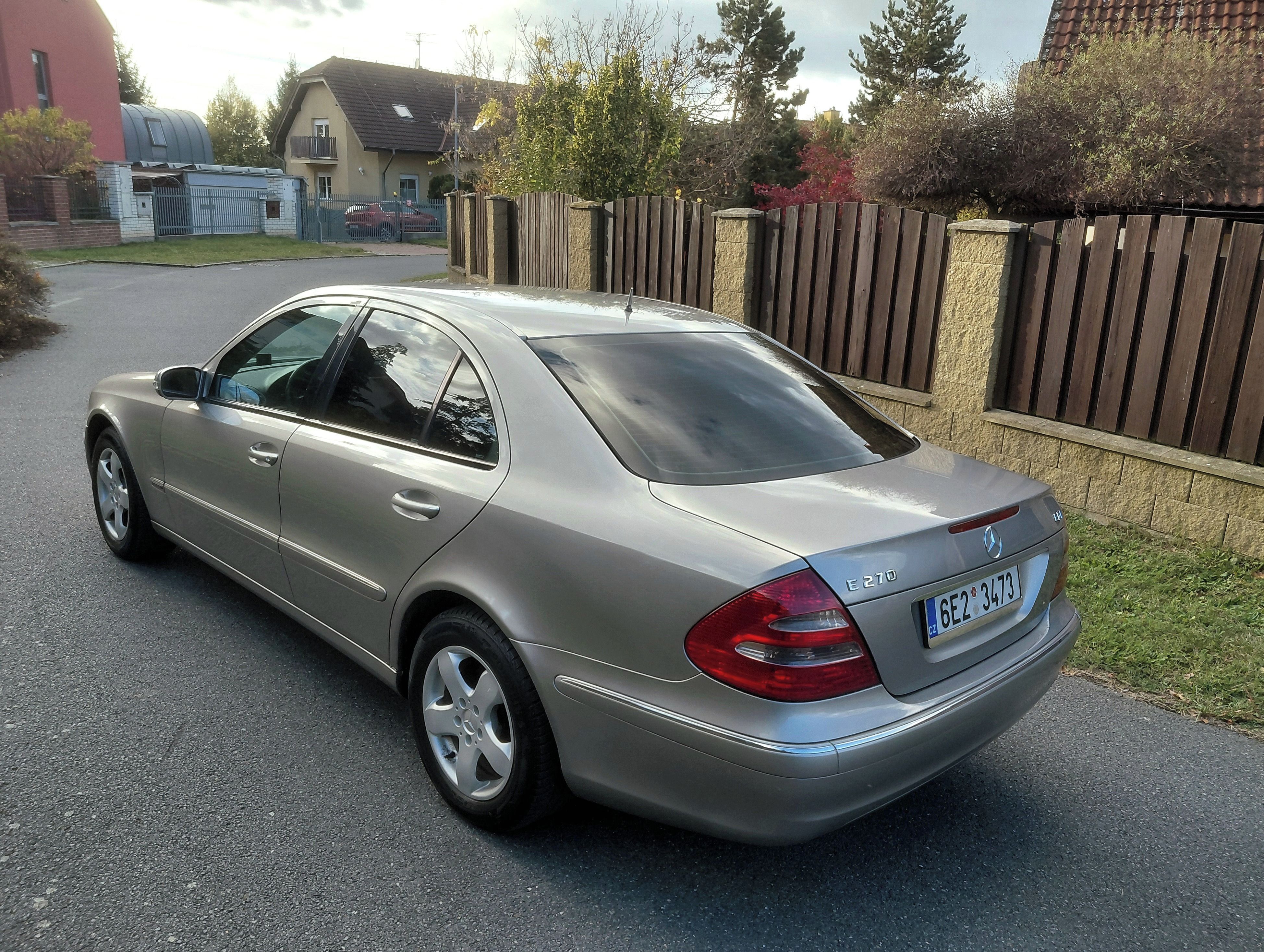Mercedes-Benz Třídy E, 270CDI Elegance,Automat - fotka 6