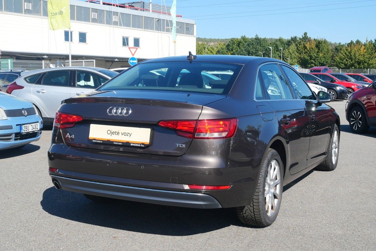 Audi A4, 2.0 TDI 110 kW - fotka 2
