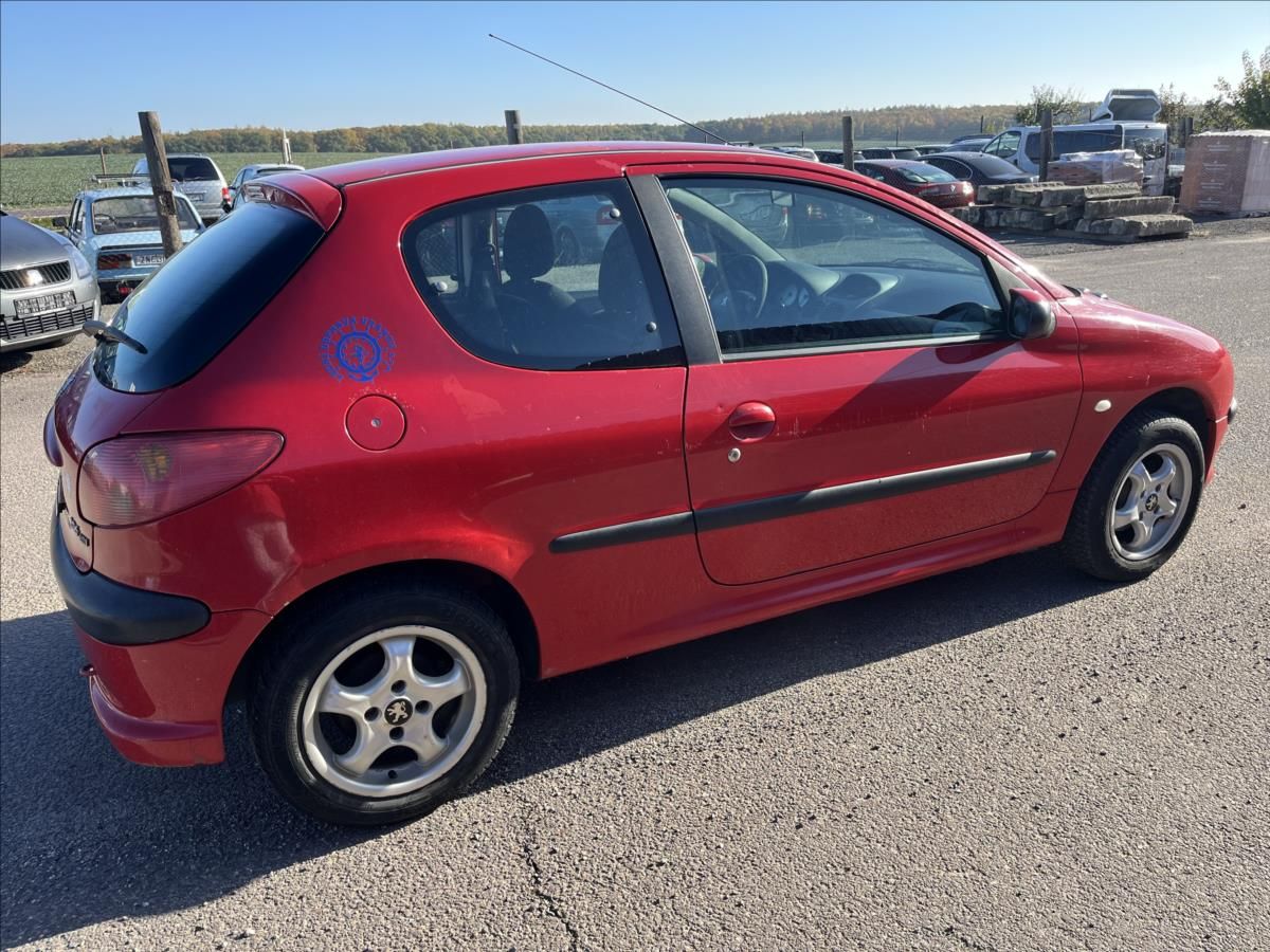 Peugeot 206, 1,4 HDi SERVIS VSTŘIKY ROZVODY - fotka 5