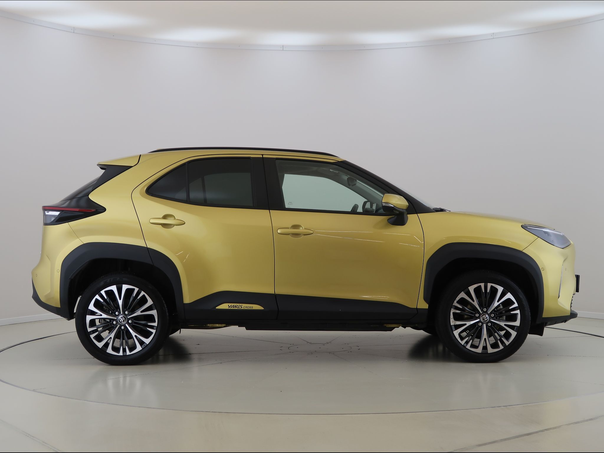 Toyota Yaris Cross, 1.5Hybrid,Executive,4X4,CZ,1M - fotka 4