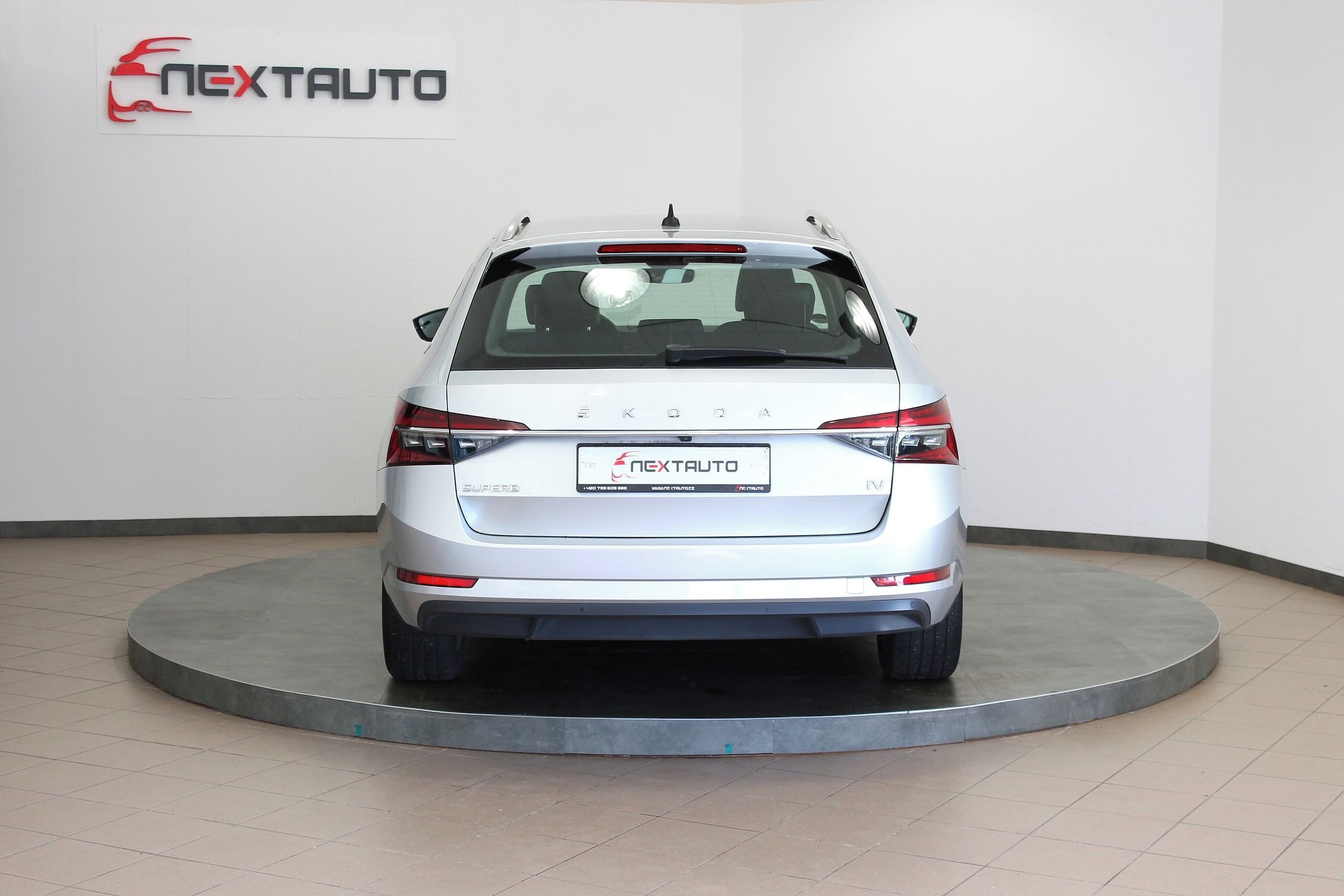 Škoda Superb, 1.4 TSI iV 160kW DSG STYLE - fotka 4