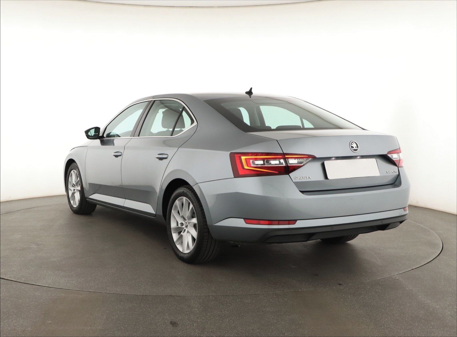 Škoda Superb, 2.0 TDI, Ambition, Automat - fotka 4