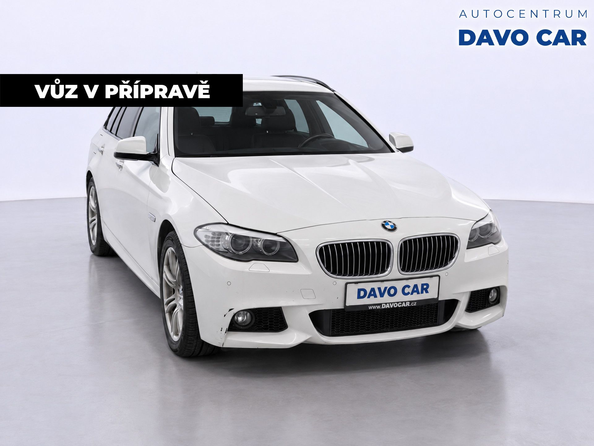 BMW Řada 5, 2,0 525d xDrive Touring CZ - fotka 4