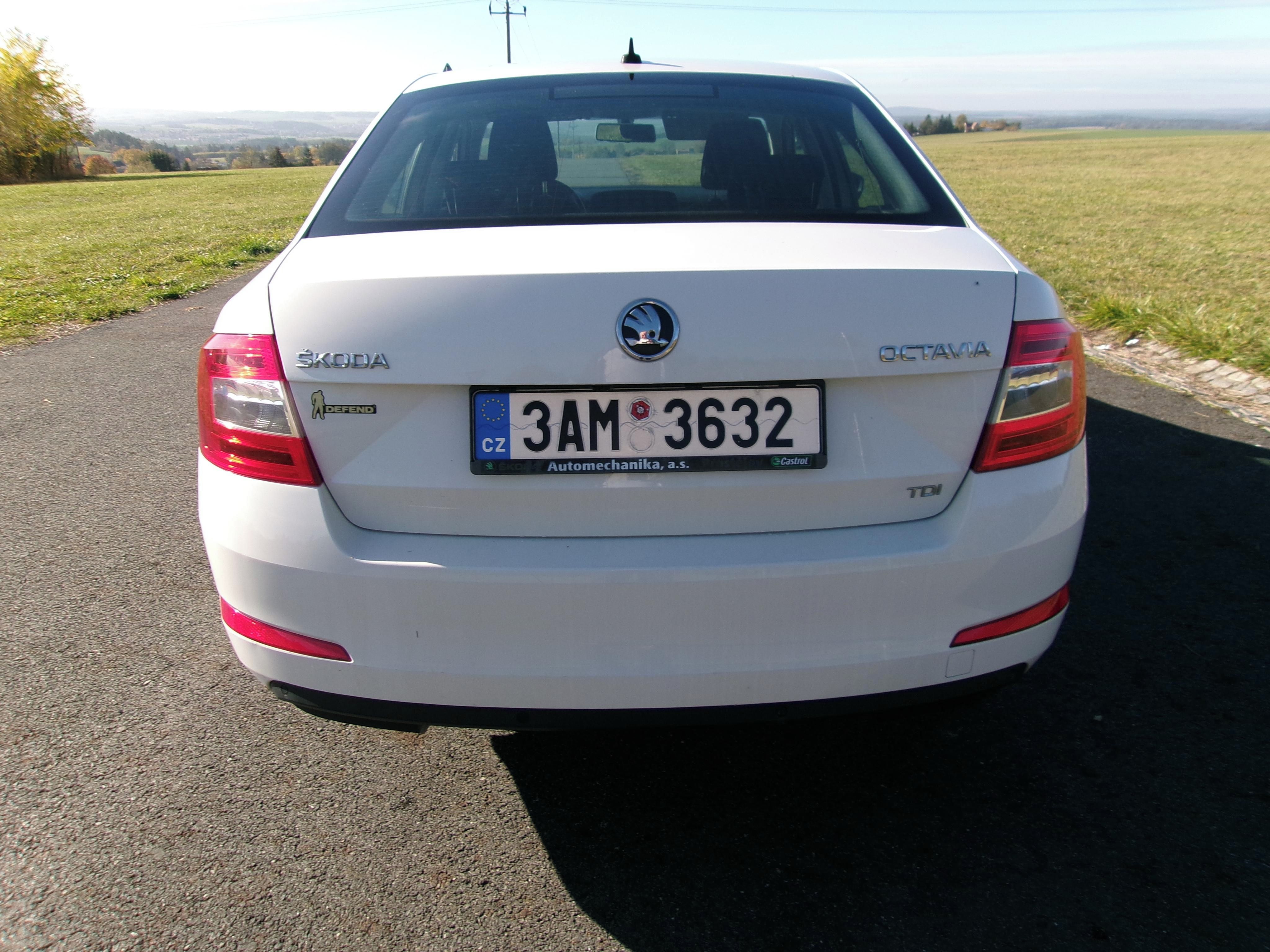 Škoda Octavia, 1,6 TDI koup v ČR 2 majitel - fotka 4