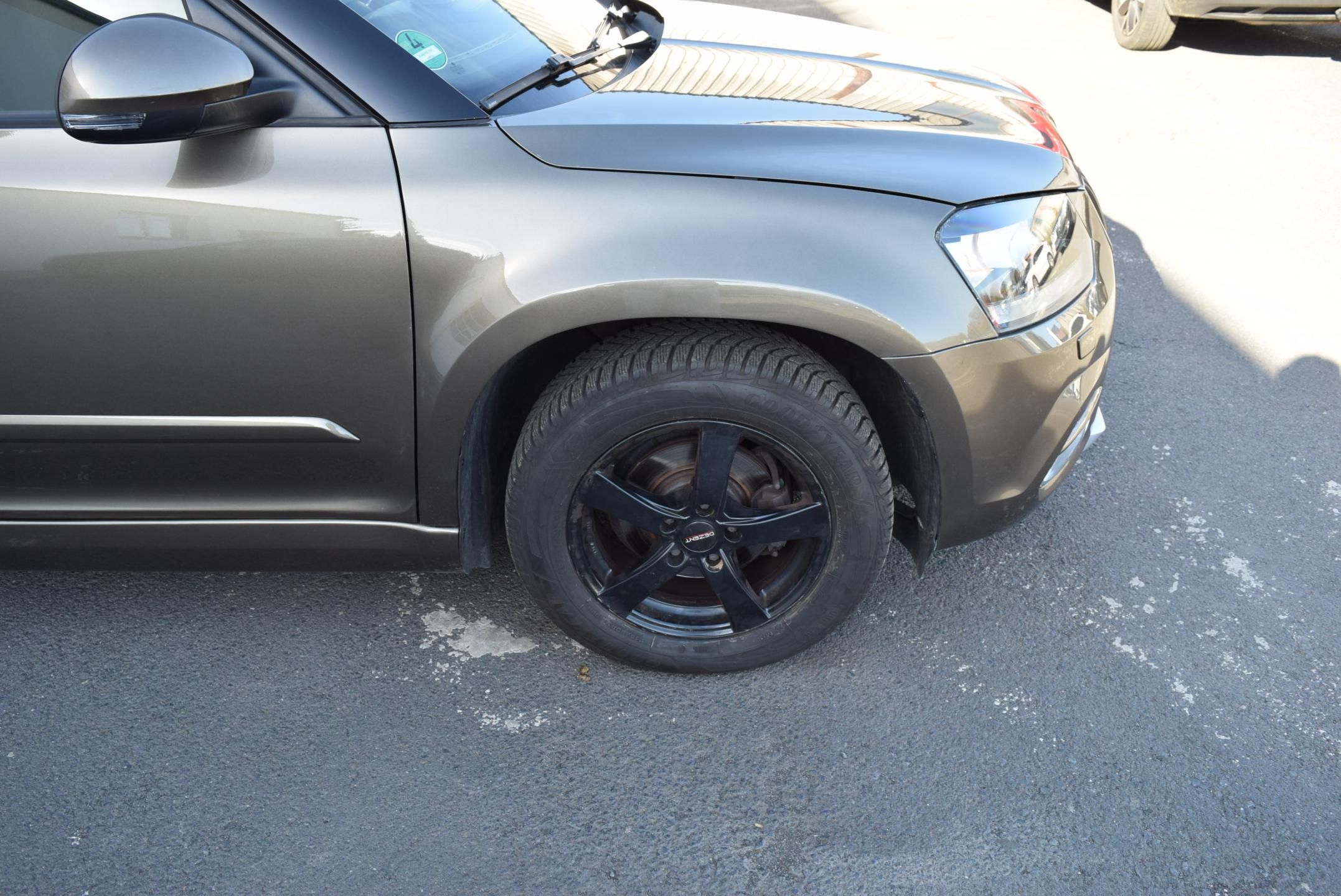 Škoda Yeti, 1.4TSI 92kw AMBITION SMARTLINK - fotka 5