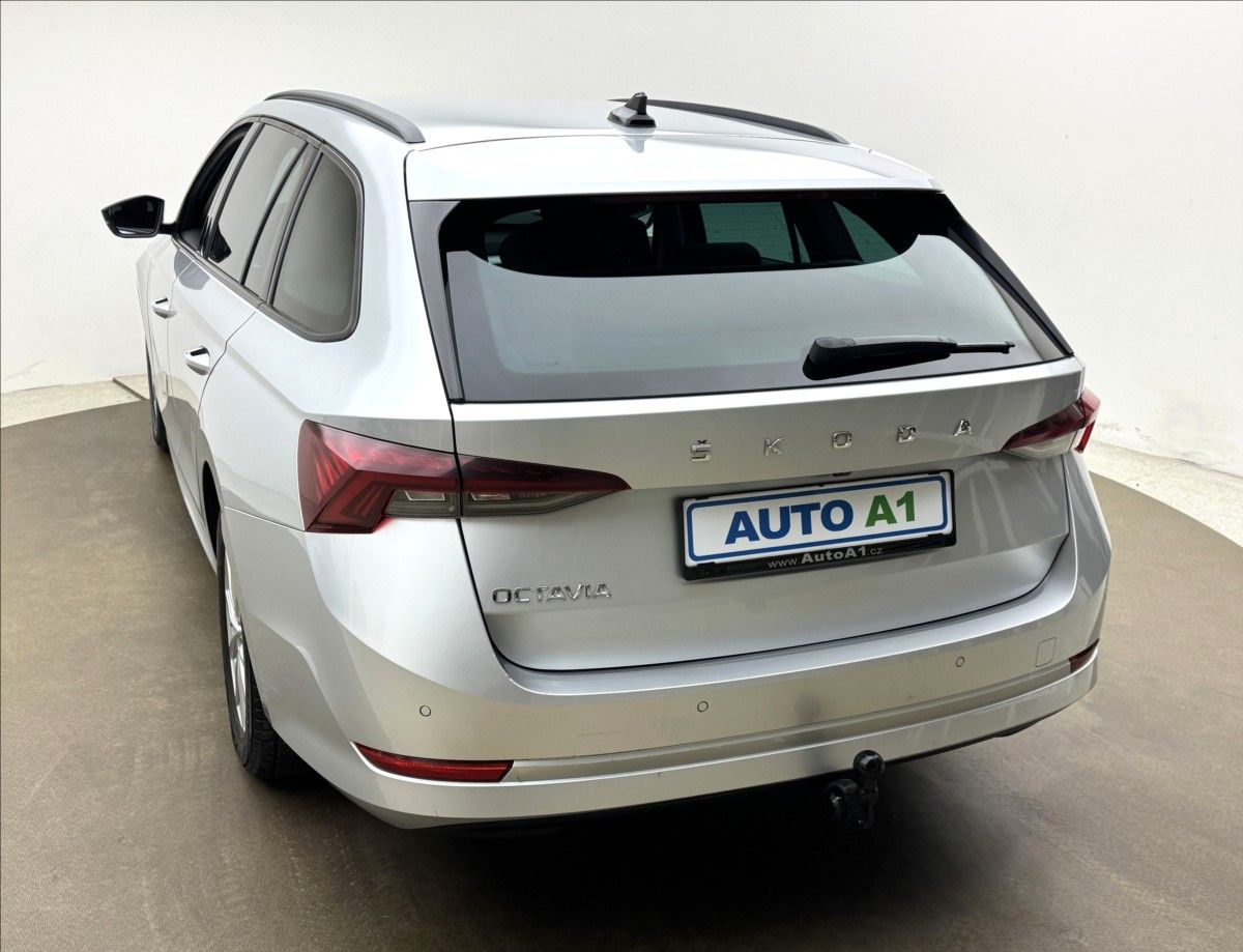 Škoda Octavia, 2,0 DSG SPORT VELKÝ SERVIS TZ - fotka 6