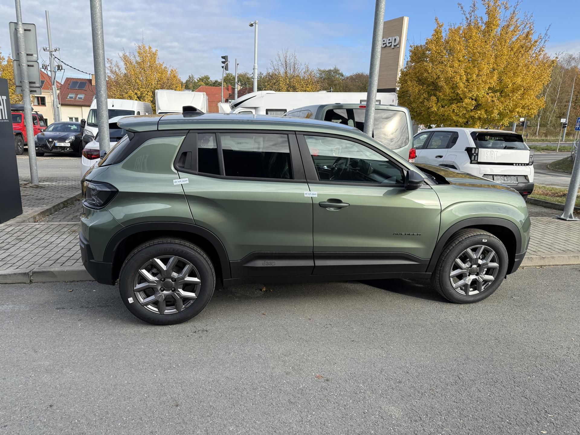 Jeep Avenger, Altitude e-Hybrid 1.2 Turbo - fotka 2